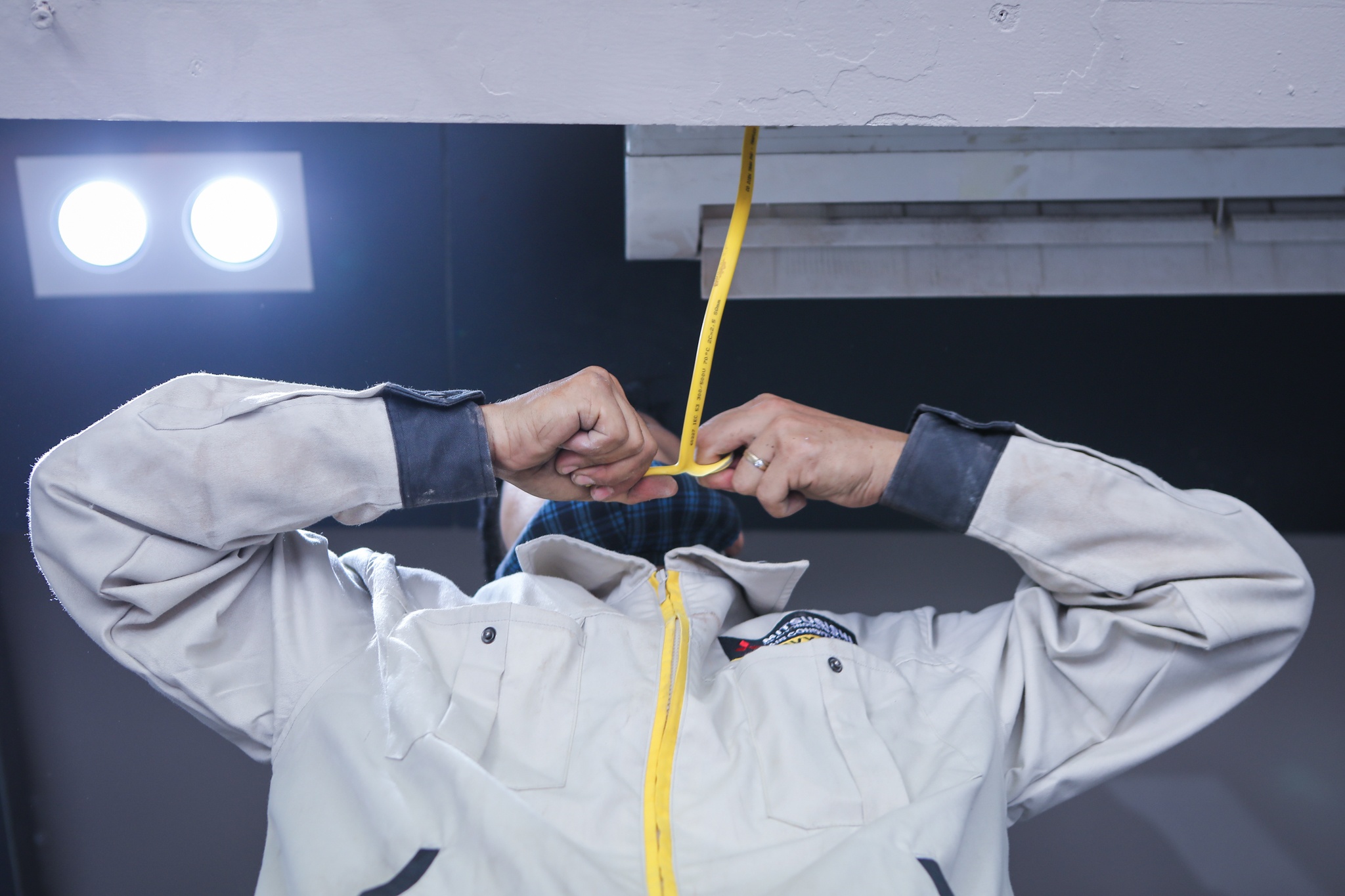 mot ngay cua tho sua dieu hoa anh 17