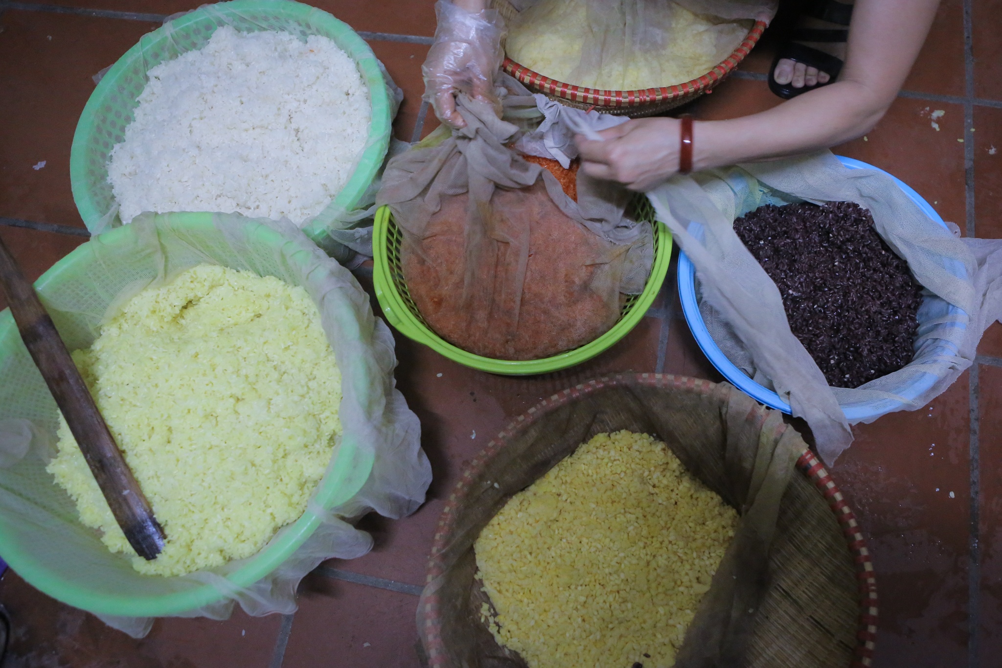 Ngoi lang thuc giac luc 3h ngay Tet Doan ngo anh 3