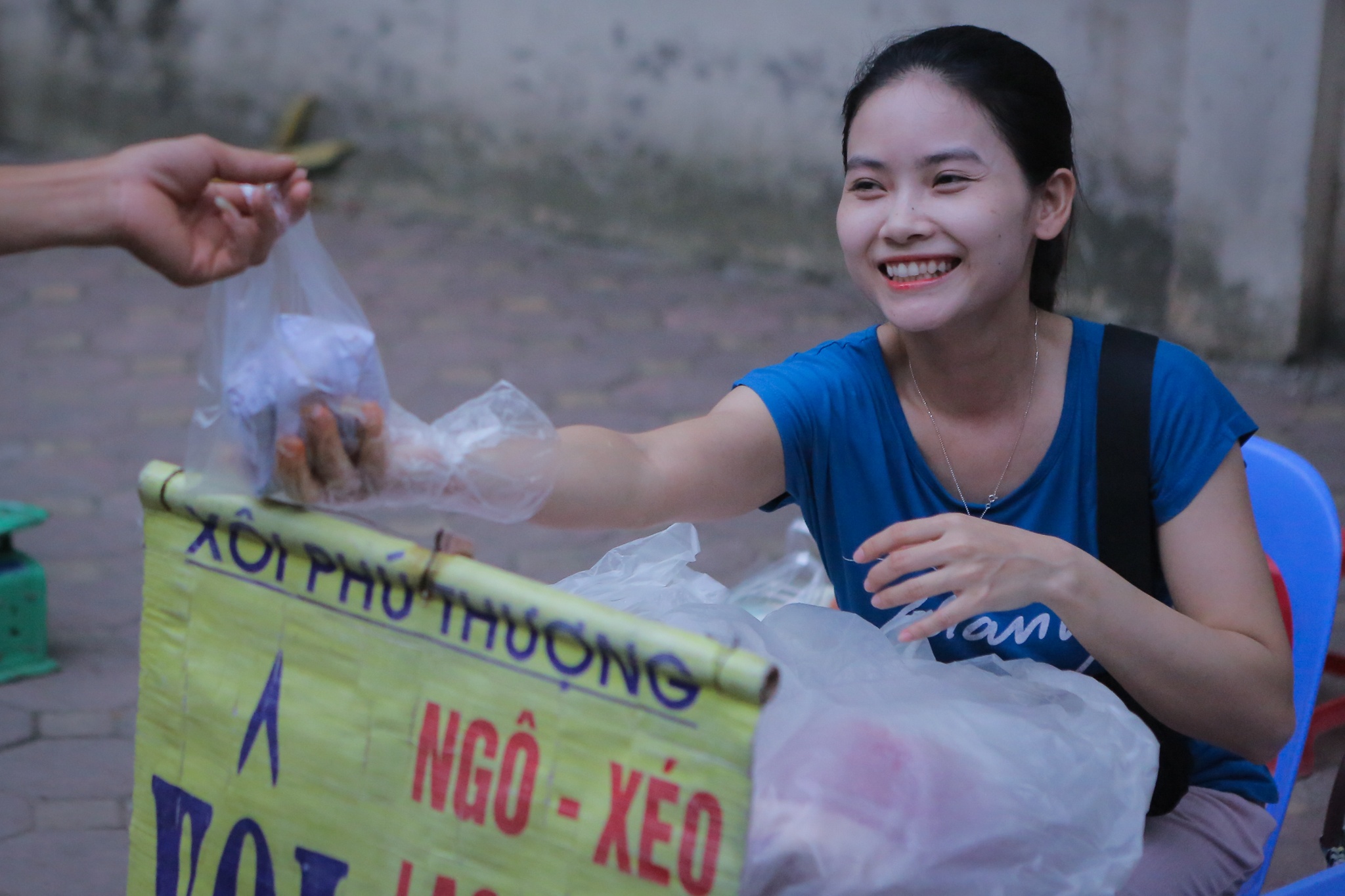 Ngoi lang thuc giac luc 3h sang Tet Doan ngo hinh anh