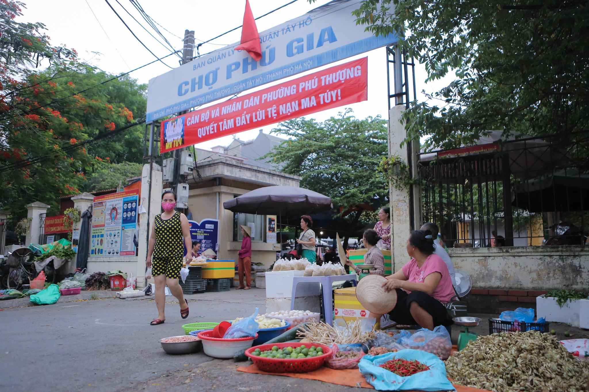 Ngoi lang thuc giac luc 3h ngay Tet Doan ngo anh 1