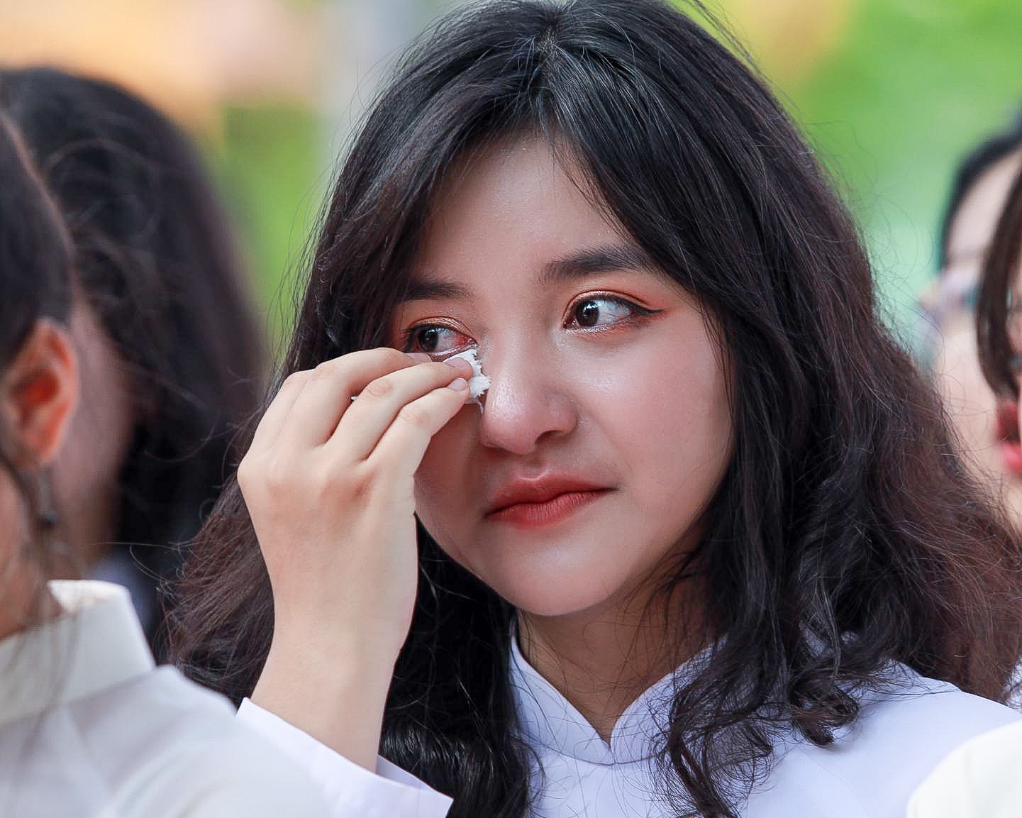 Hoc sinh lop 12 bat khoc ngay chia tay tuoi hoc tro hinh anh