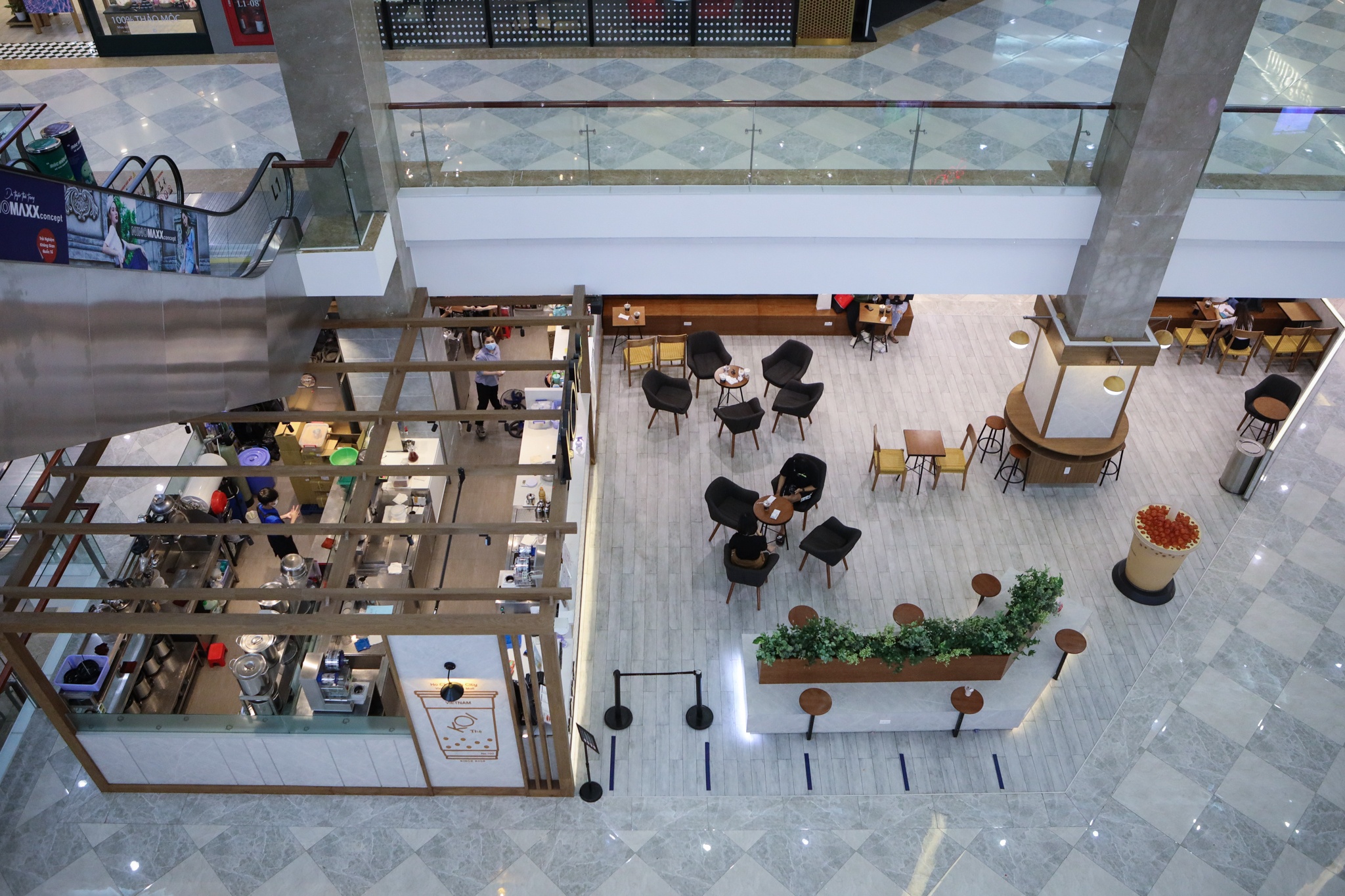 TTTM vang khach anh 1