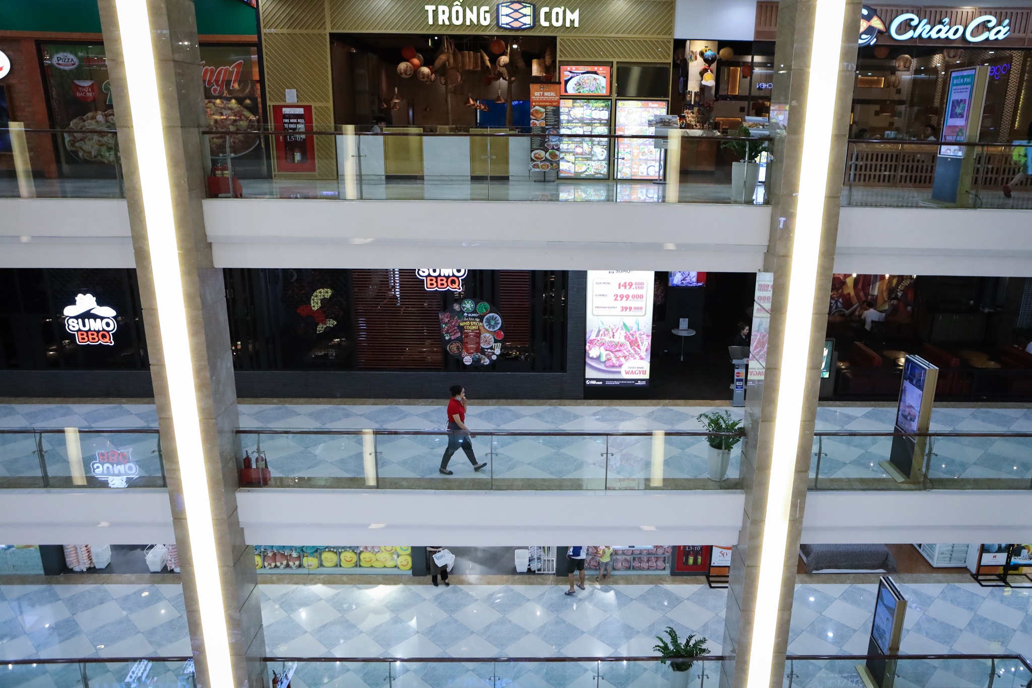 TTTM vang khach anh 3