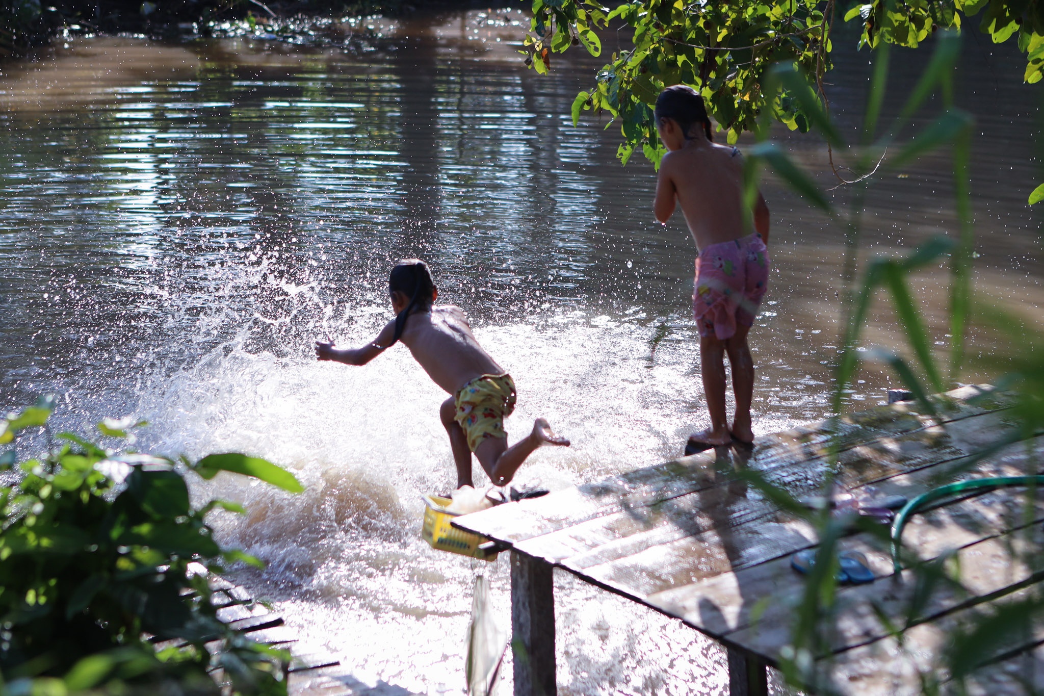 bon tre sinh 4 tuu truong anh 2