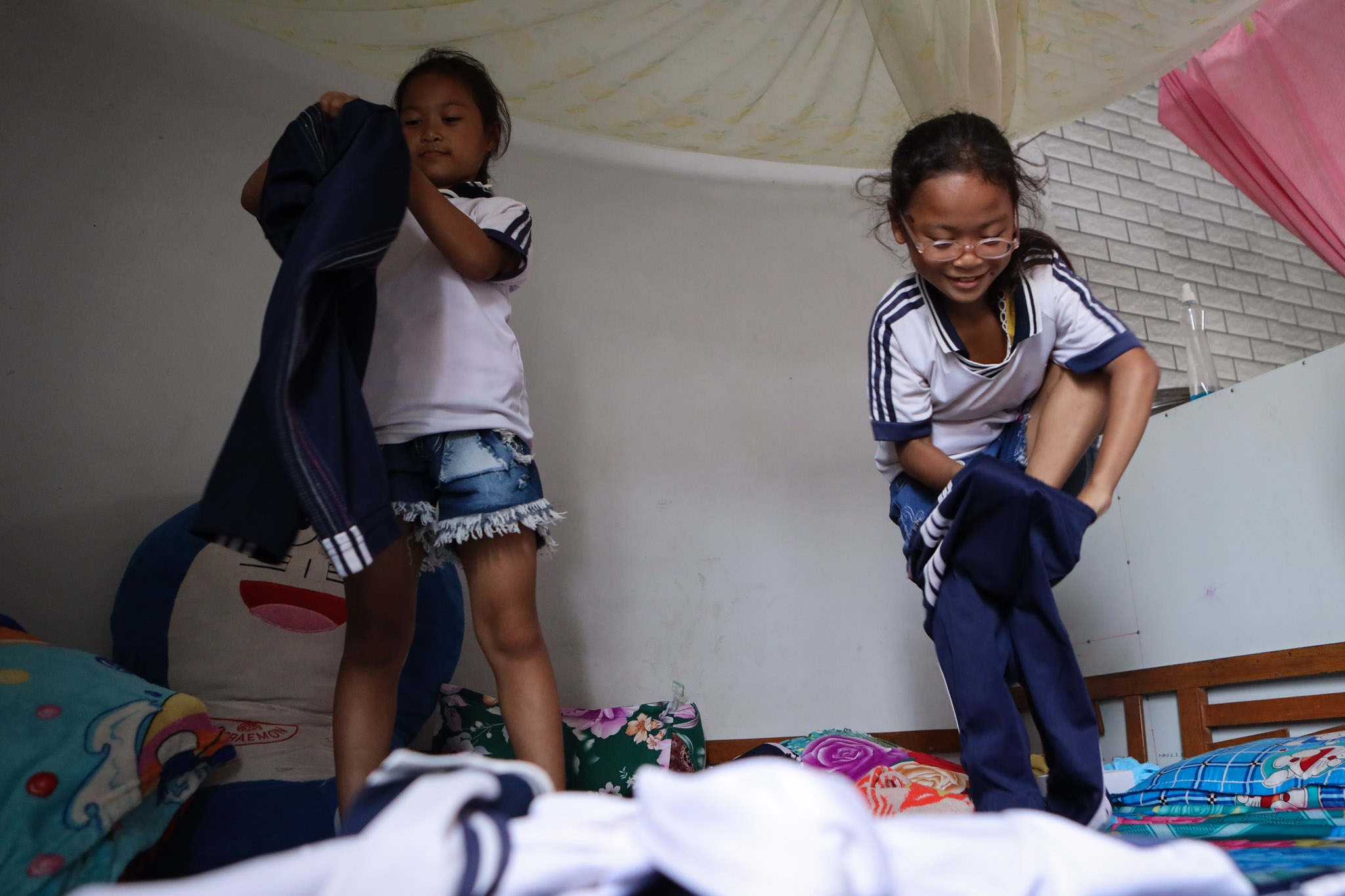 bon tre sinh 4 tuu truong anh 11