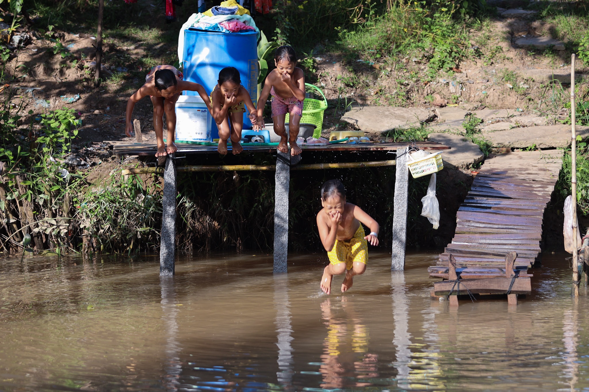 bon tre sinh 4 tuu truong anh 1