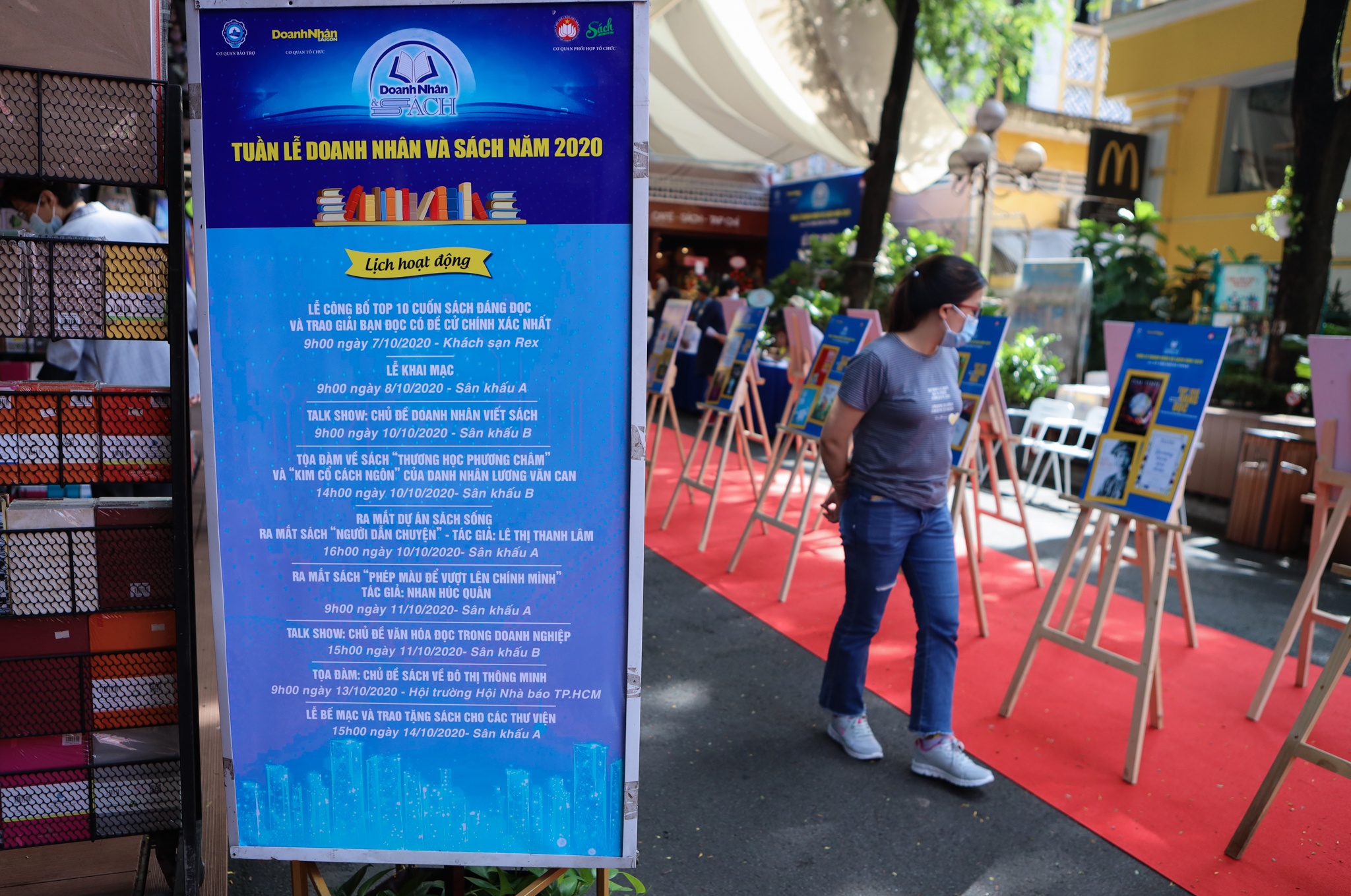 tuan le doanh nhan va sach anh 11