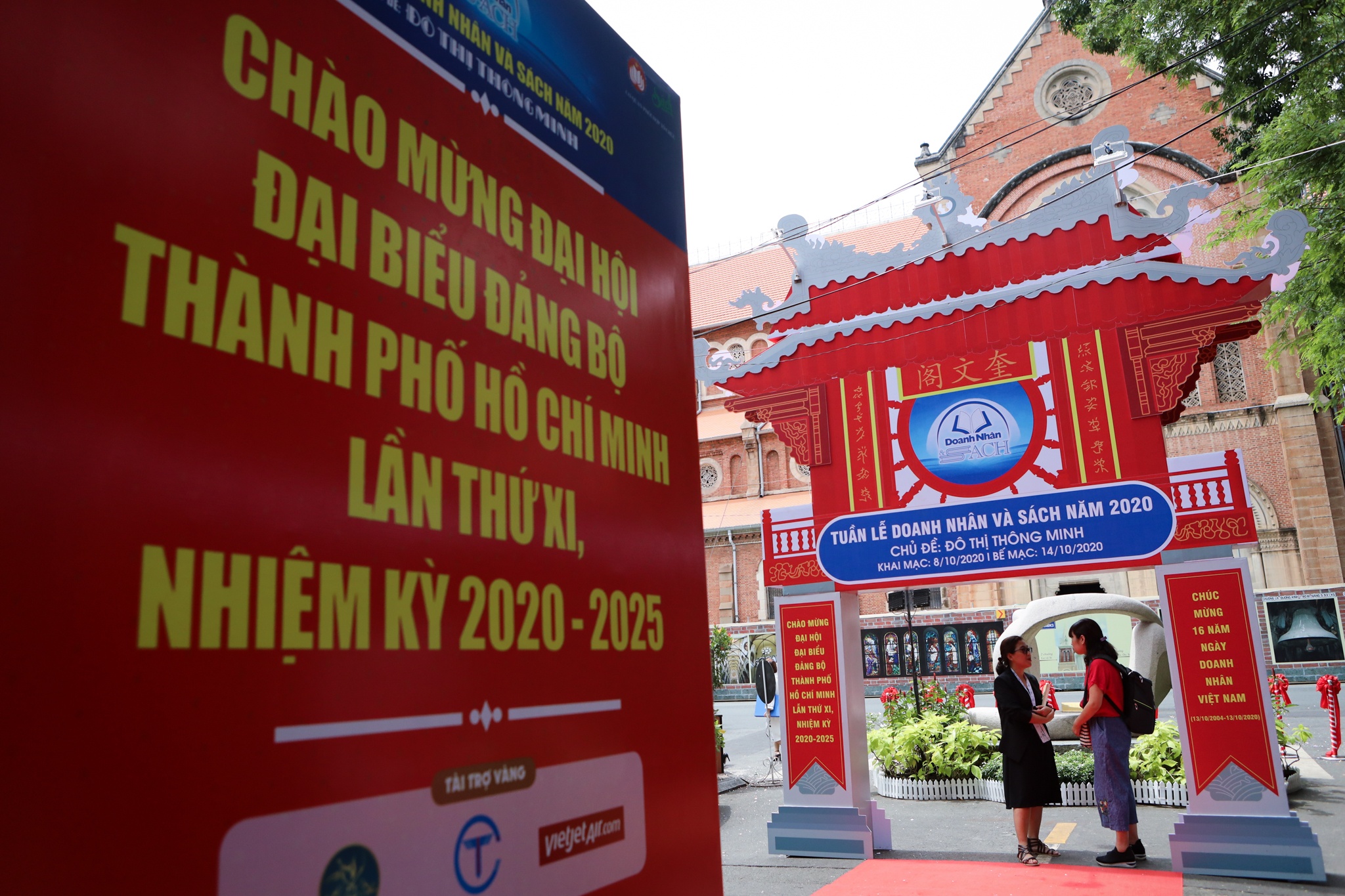 tuan le doanh nhan va sach anh 1