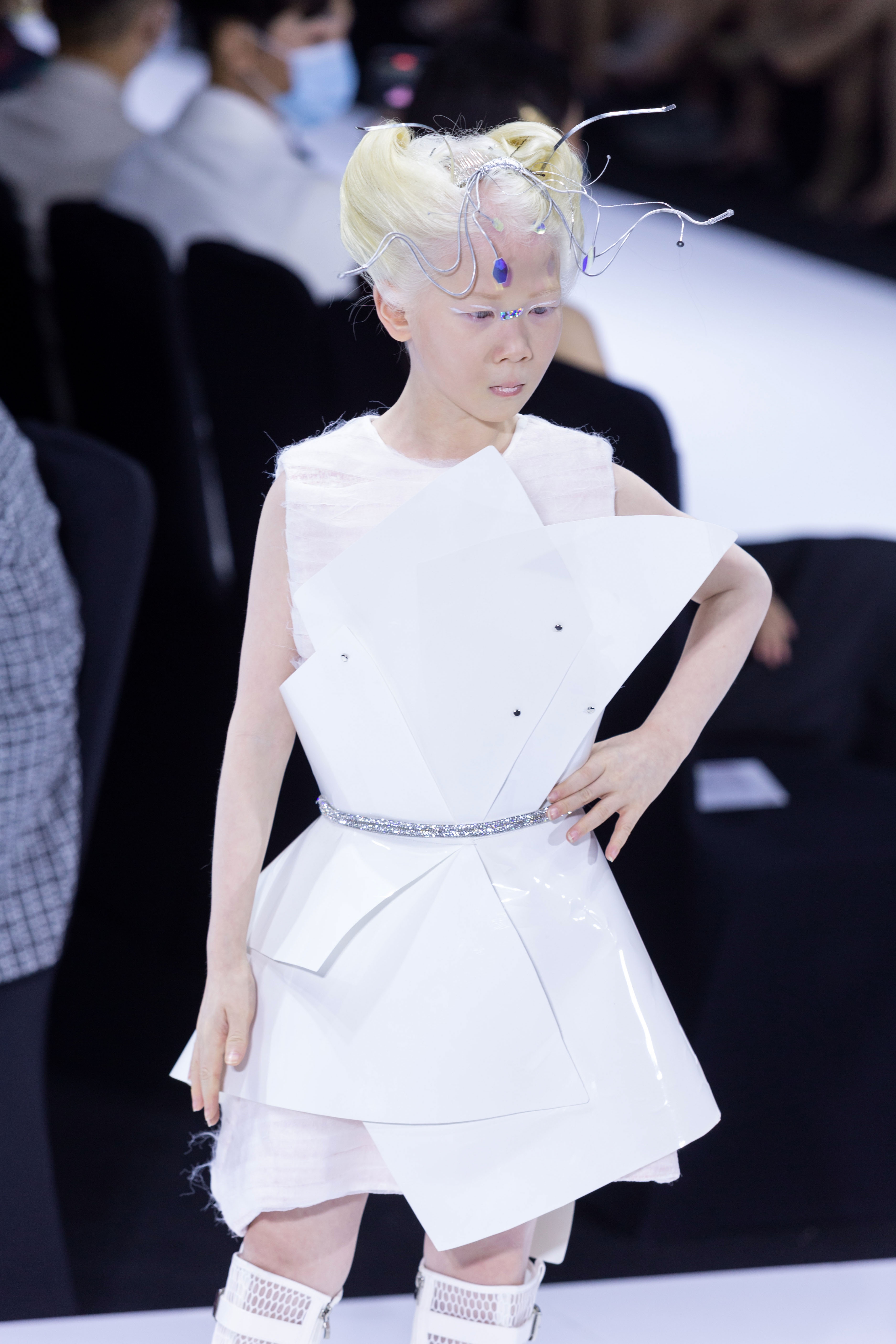 Aquafina Vietnam International Fashion Week 2020 ảnh 16 Aquafina Vietnam International Fashion Week 2020 anh 16