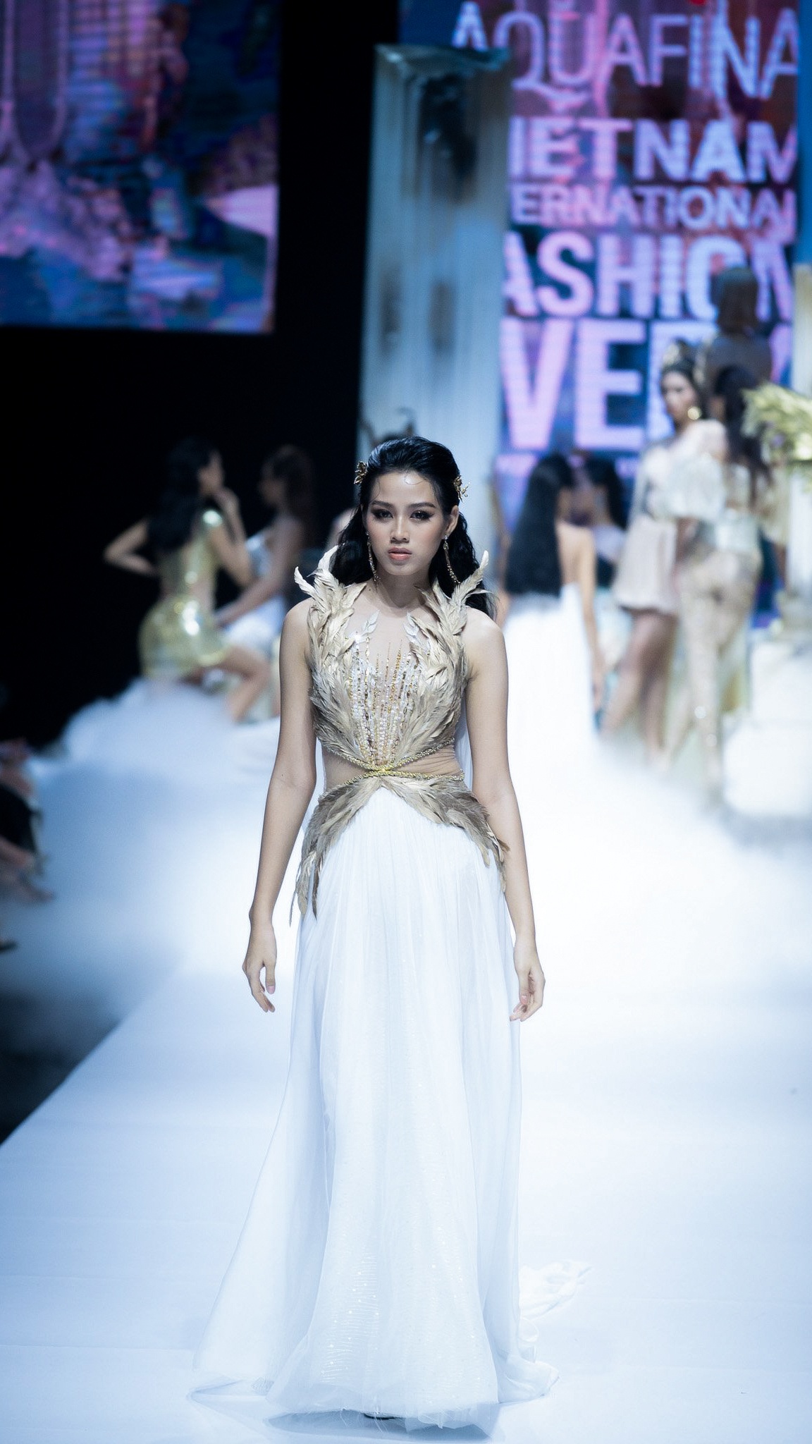 Aquafina Tuần lễ Thời trang Quốc tế Việt Nam 2020 ảnh 33 Aquafina Tuan le Thoi trang Quoc te Viet Nam 2020 anh 33