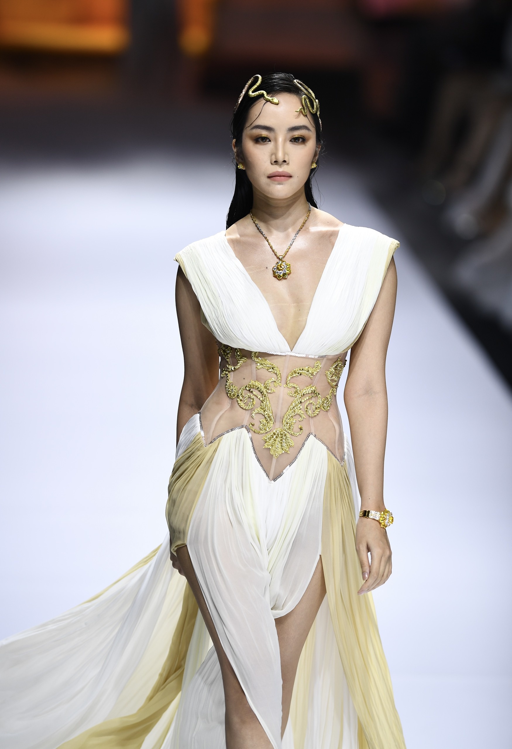 Aquafina Tuần lễ Thời trang Quốc tế Việt Nam 2020 ảnh 37 Aquafina Tuan le Thoi trang Quoc te Viet Nam 2020 anh 37