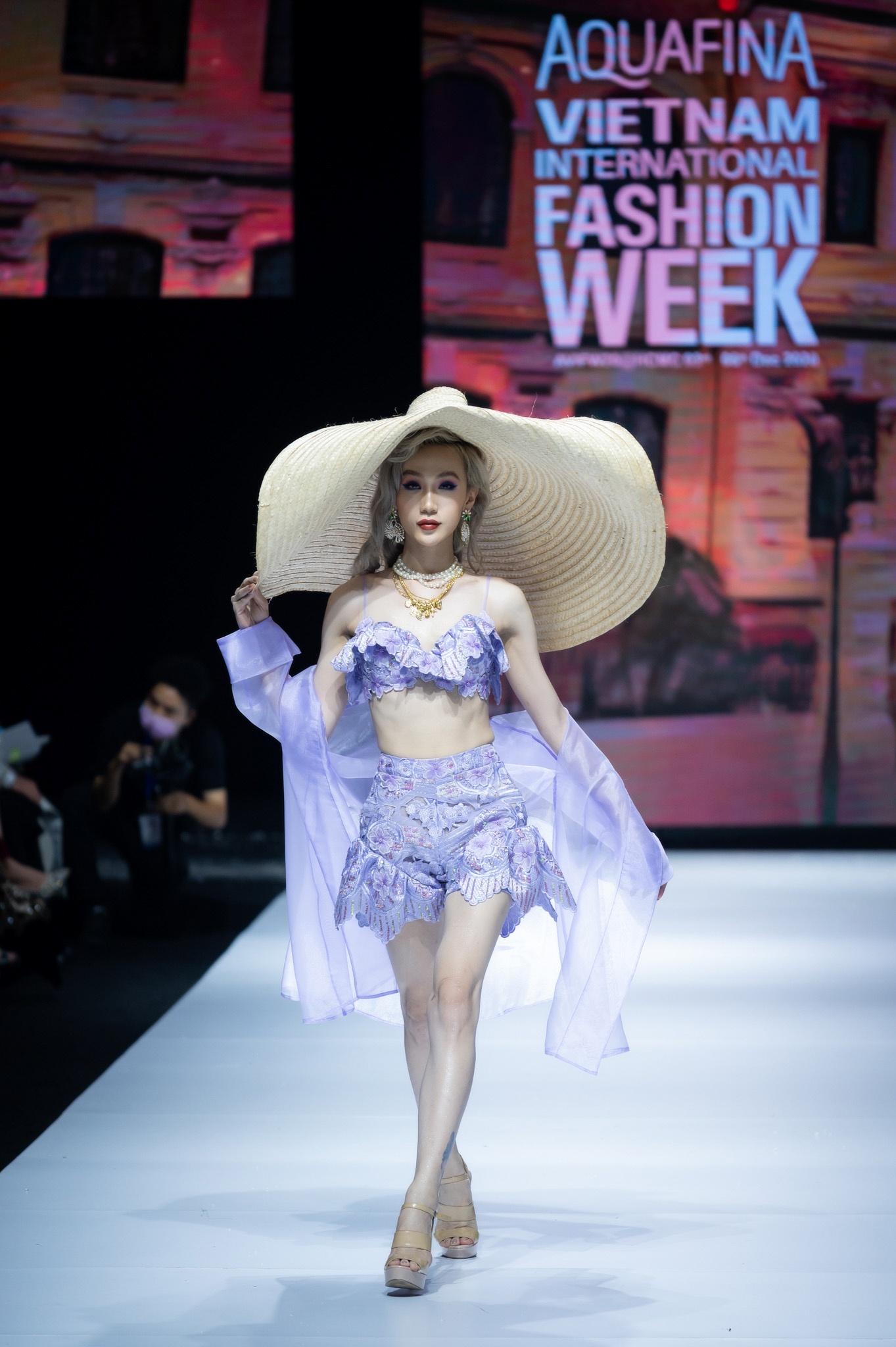Aquafina Vietnam International Fashion Week 2020 ảnh 42 Aquafina Vietnam International Fashion Week 2020 anh 42