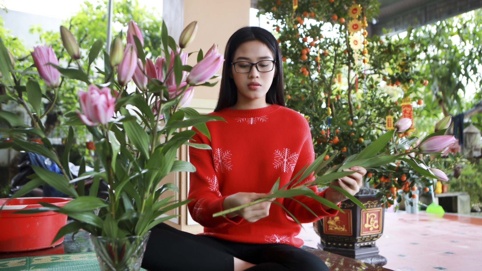 Hoa hậu Đỗ Thị Hà đi chợ sắm Tết ngày mưa gió ảnh 13 Hoa hau Do Thi Ha di cho sam Tet ngay mua gio anh 13