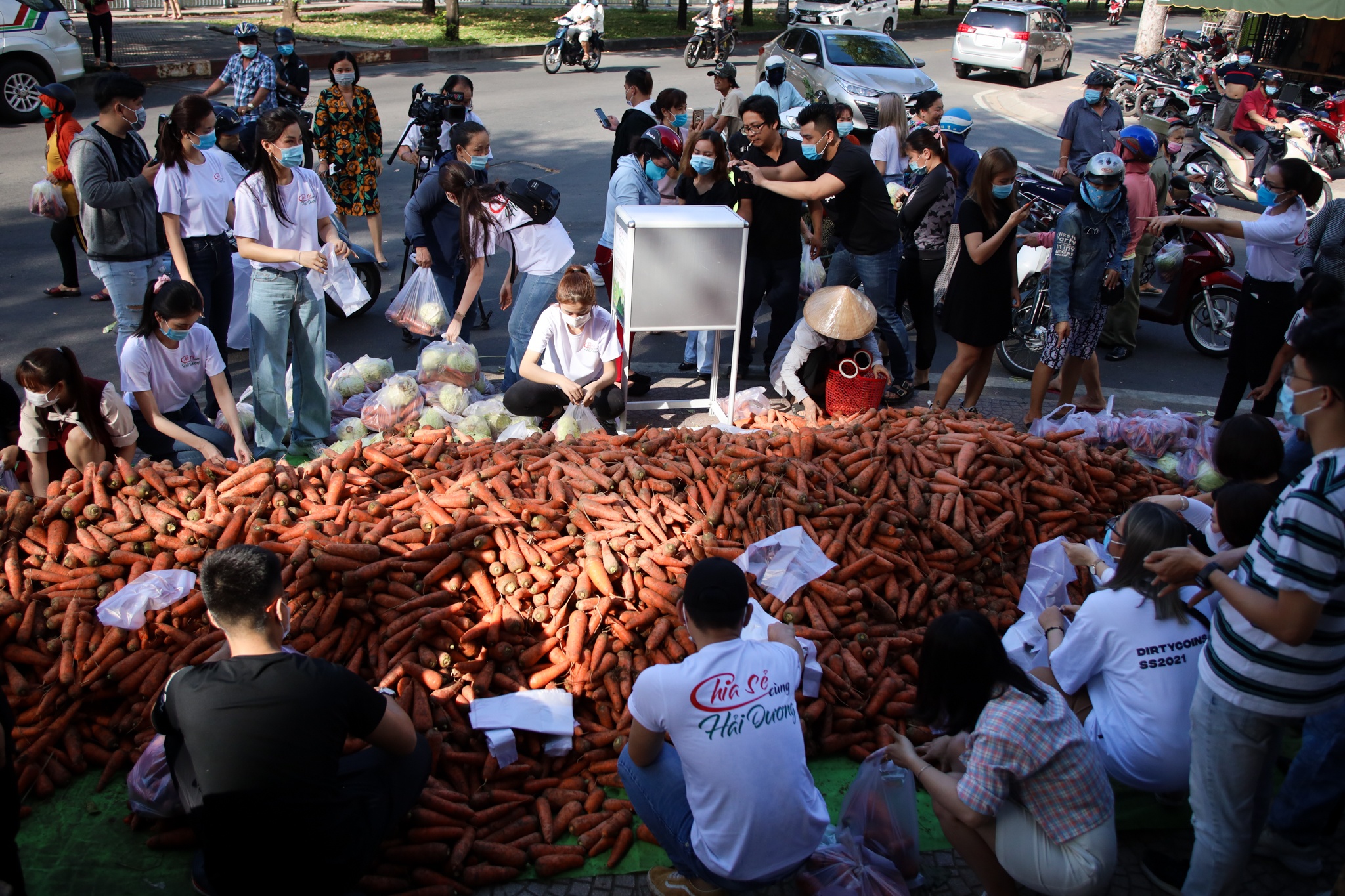 A hau Kieu Loan giai cuu nong san anh 1