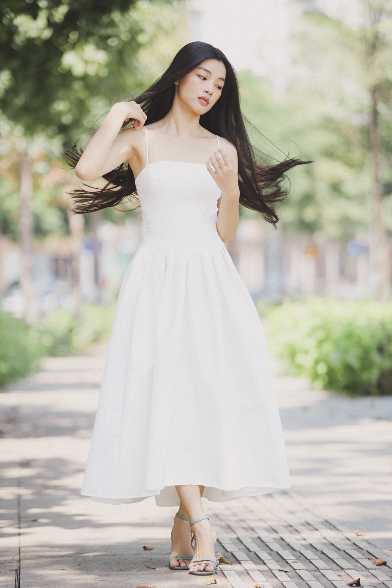 Nhan sac co gai dong Em va Trinh anh 6