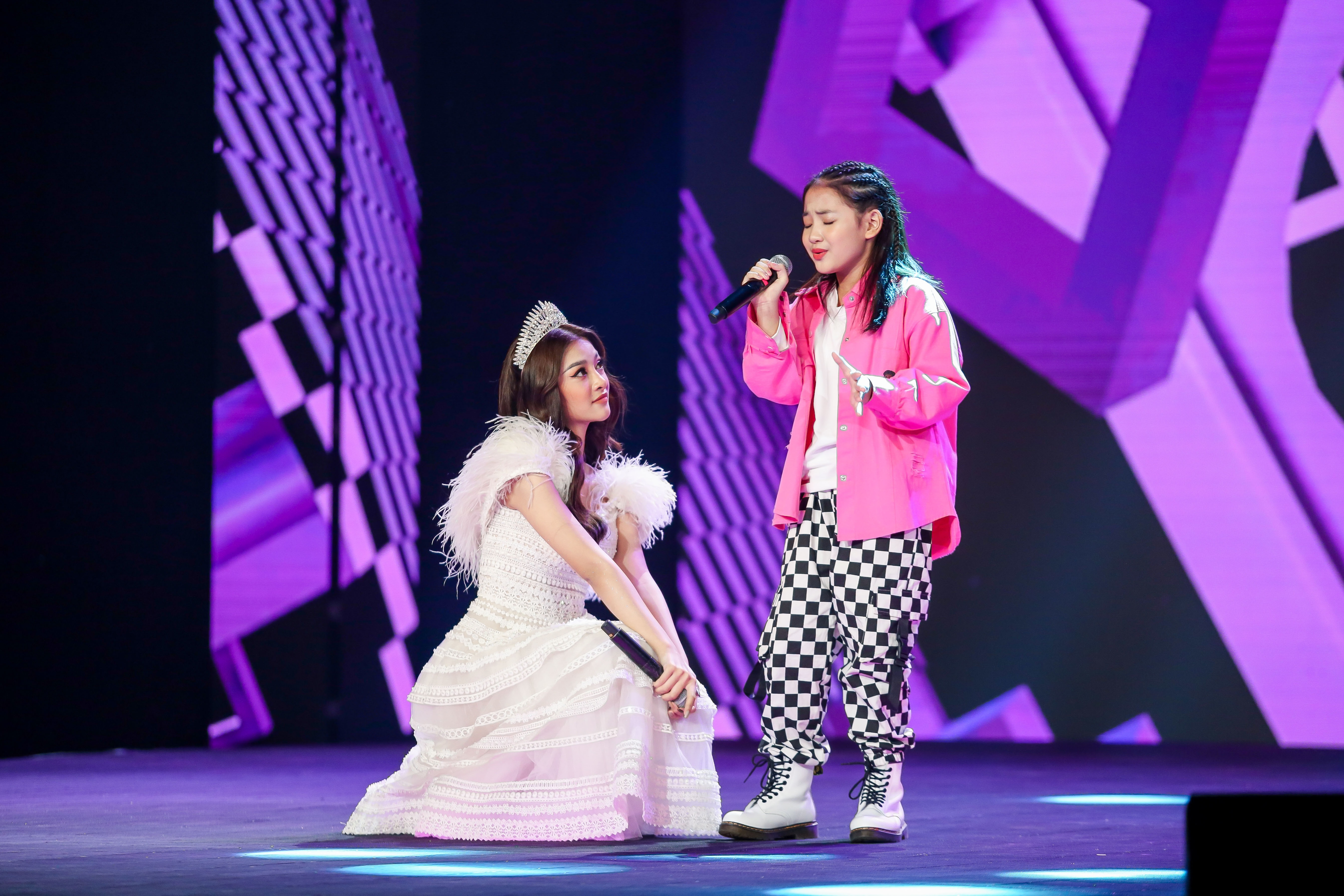 Ha Anh Giong hat Viet nhi anh 6