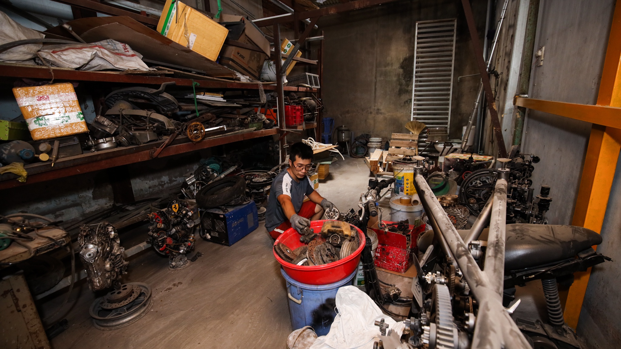 đồng hồ làm từ nhông xích ảnh 2 dong ho lam tu nhong xich anh 2