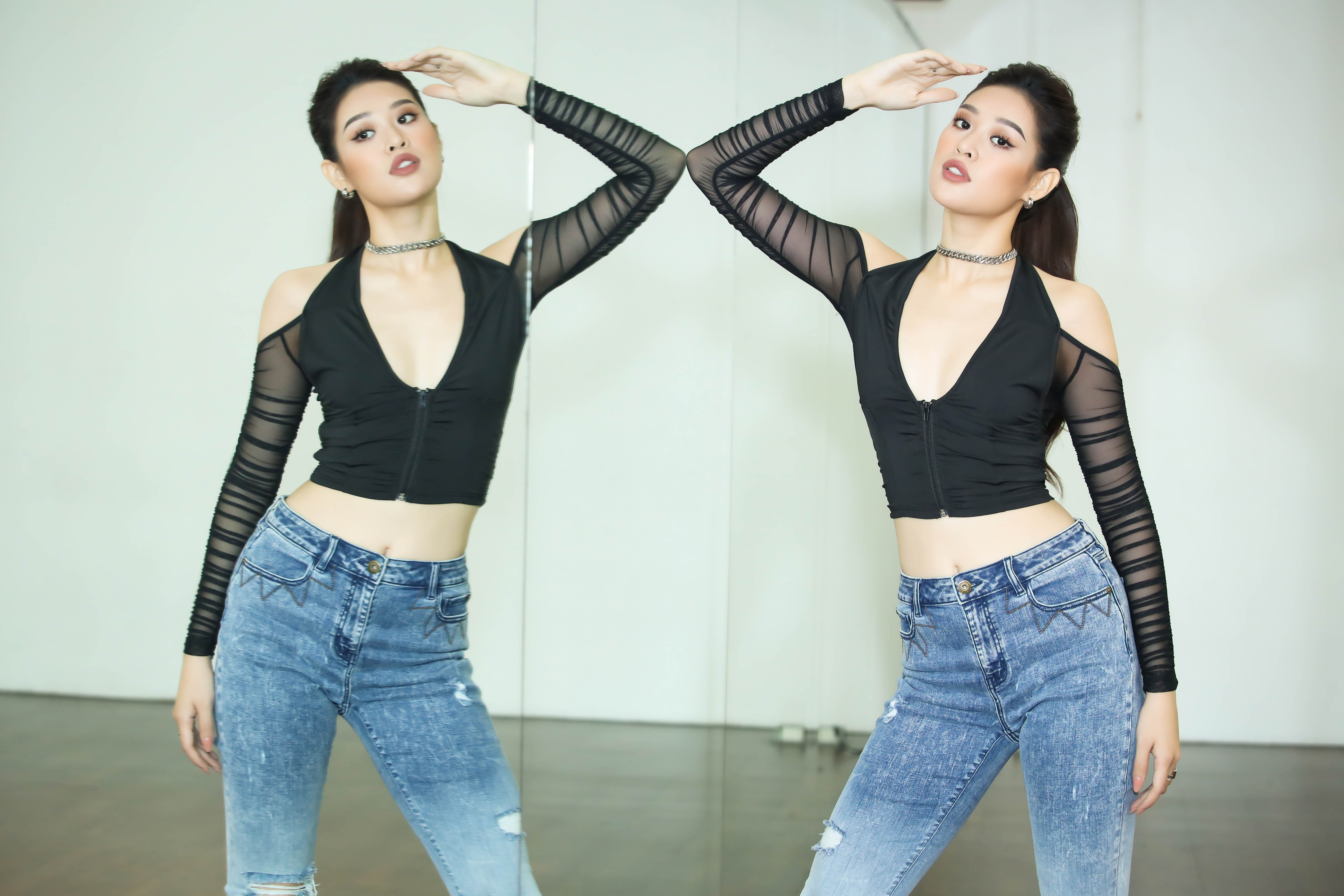 Hoa hau Khanh Van anh 4