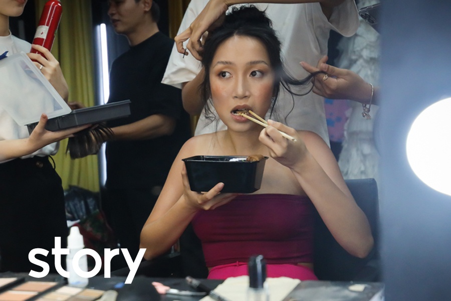 Mot ngay lam viec 18 tieng cua ca si gen Z My Anh hinh anh