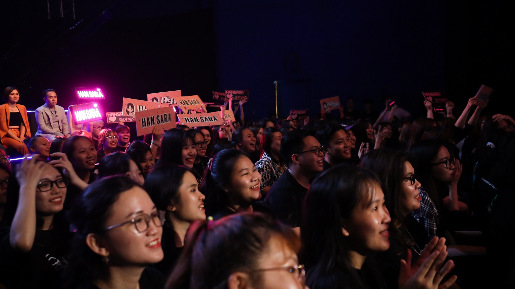 Man trinh dien sexy cua Han Sara tai The Heroes 2021 anh 11