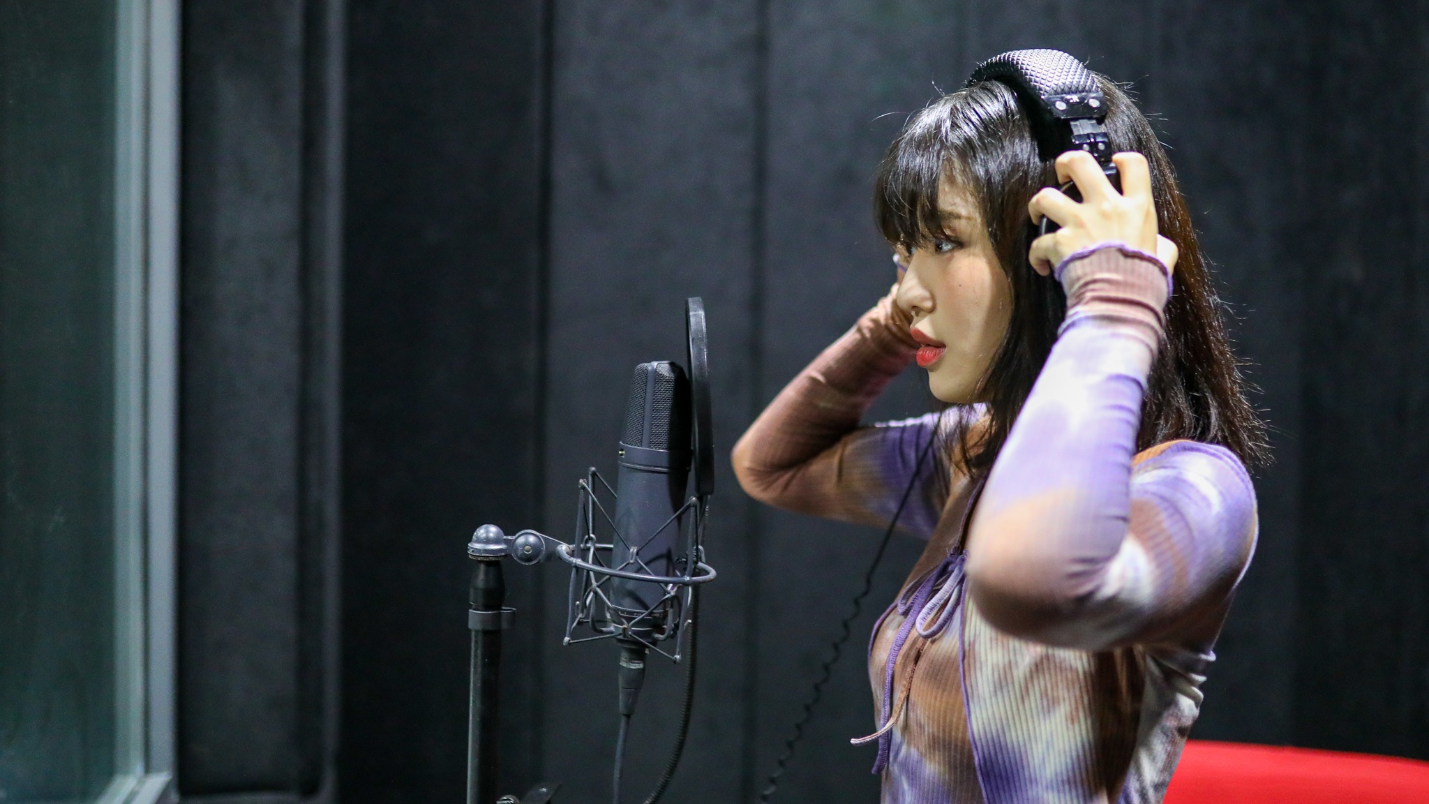 Man trinh dien sexy cua Han Sara tai The Heroes 2021 anh 15