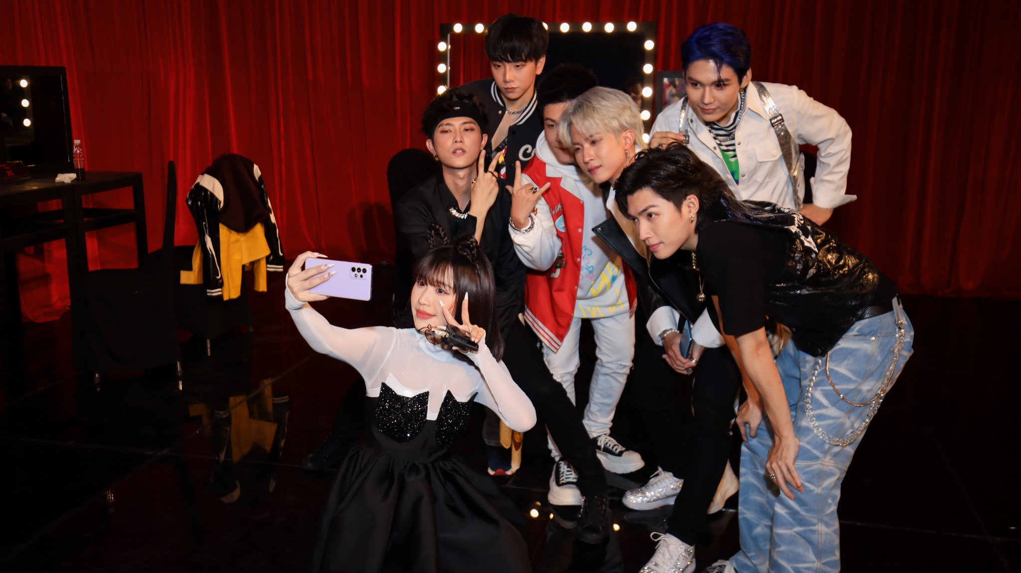 Man trinh dien sexy cua Han Sara tai The Heroes 2021 anh 5