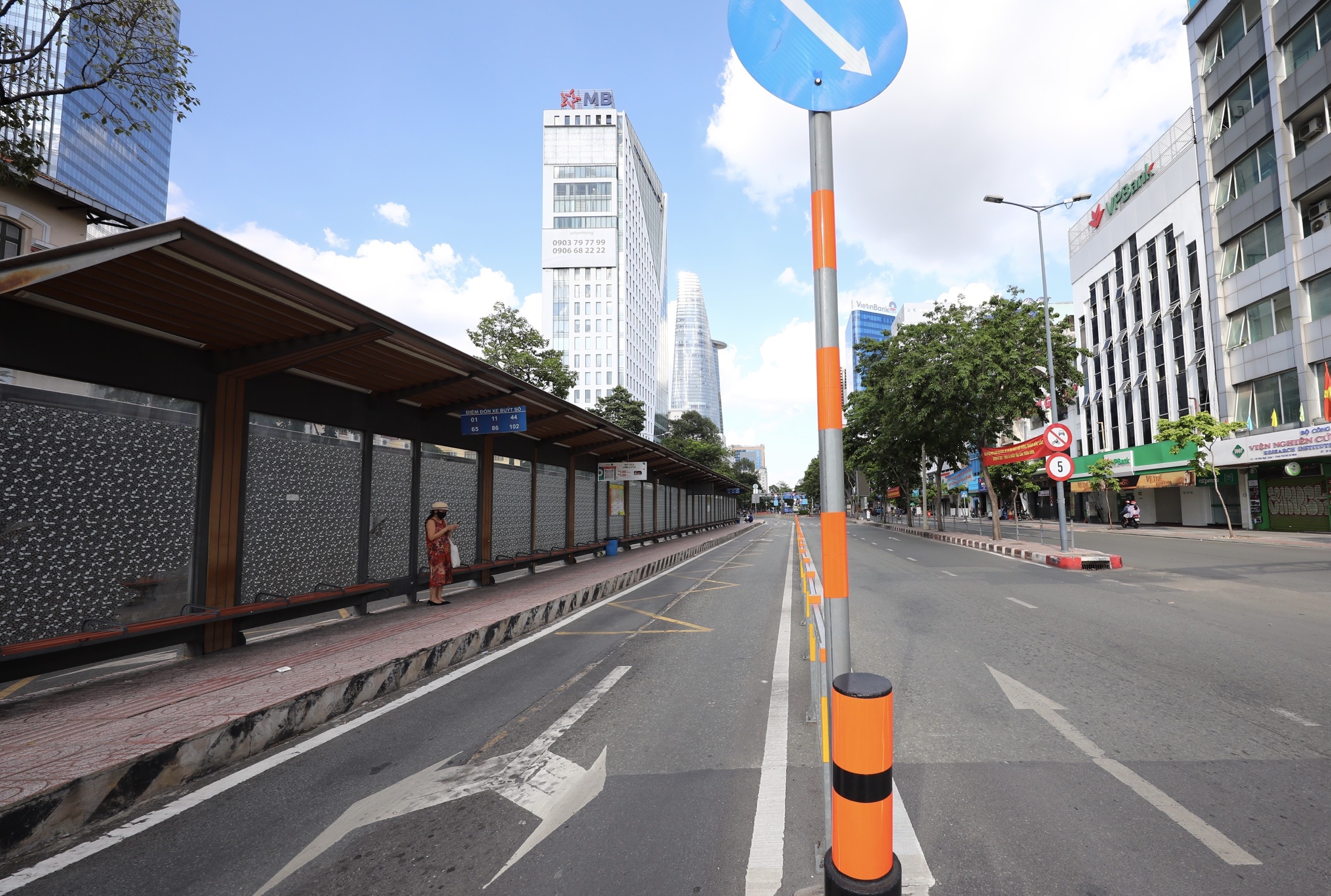 TP.HCM vang ve truoc lenh gian cach anh 6