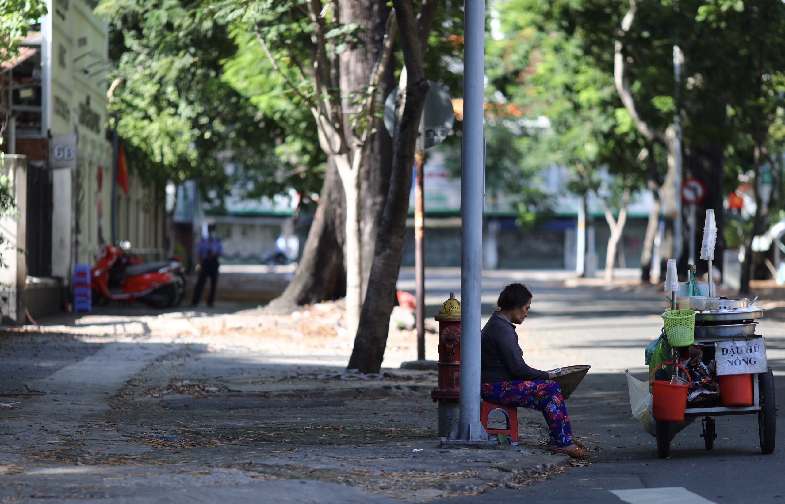 TP.HCM vang ve truoc lenh gian cach anh 5