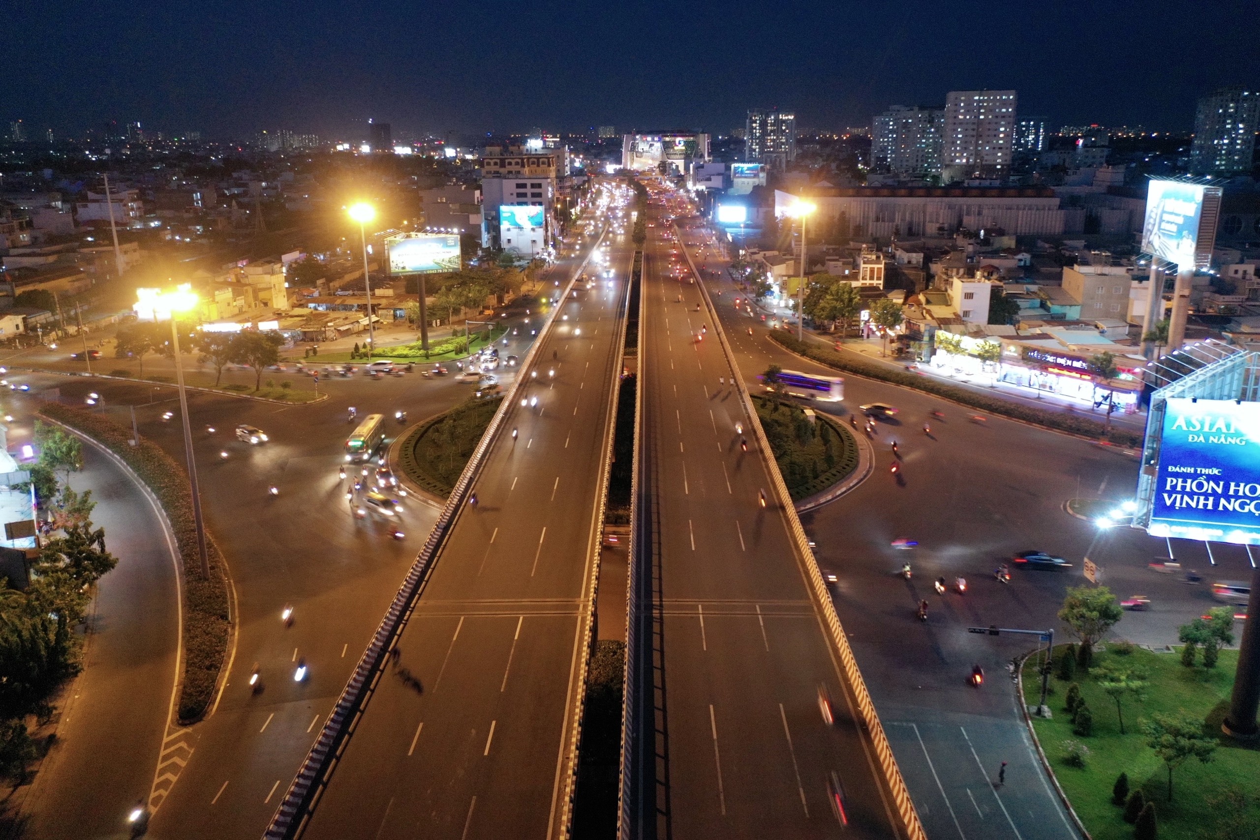 TP.HCM vang ve truoc lenh gian cach anh 9