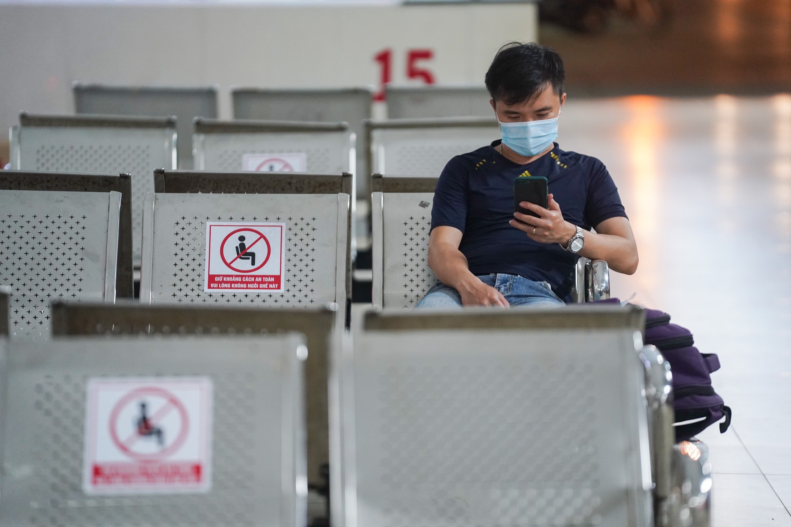 TP.HCM vang ve truoc lenh gian cach anh 15