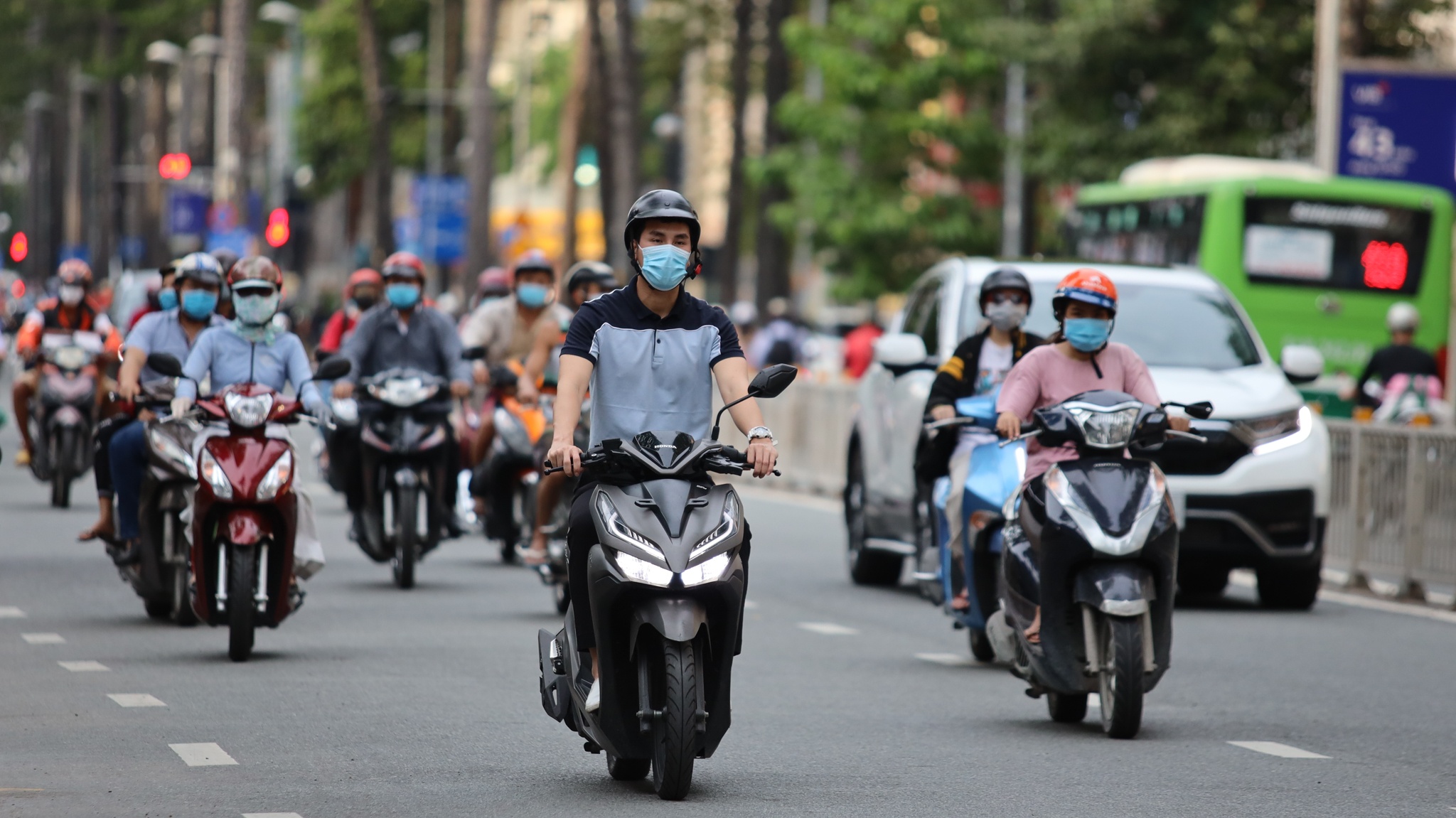 Nghệ sỹ ở TP.HCM làm tình nguyện ảnh 4 Nghe sy o TP.HCM lam tinh nguyen anh 4