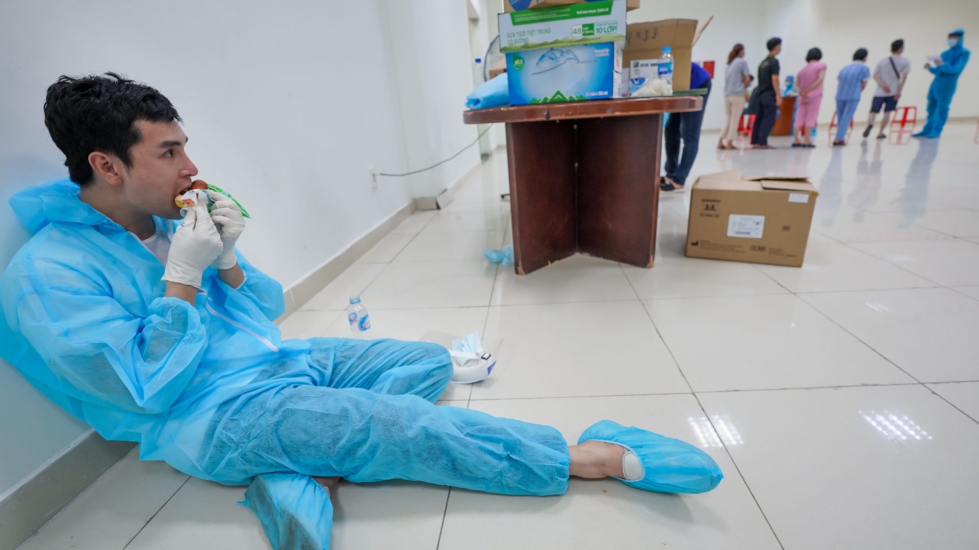 Nghệ sỹ ở TP.HCM làm tình nguyện ảnh 7 Nghe sy o TP.HCM lam tinh nguyen anh 7