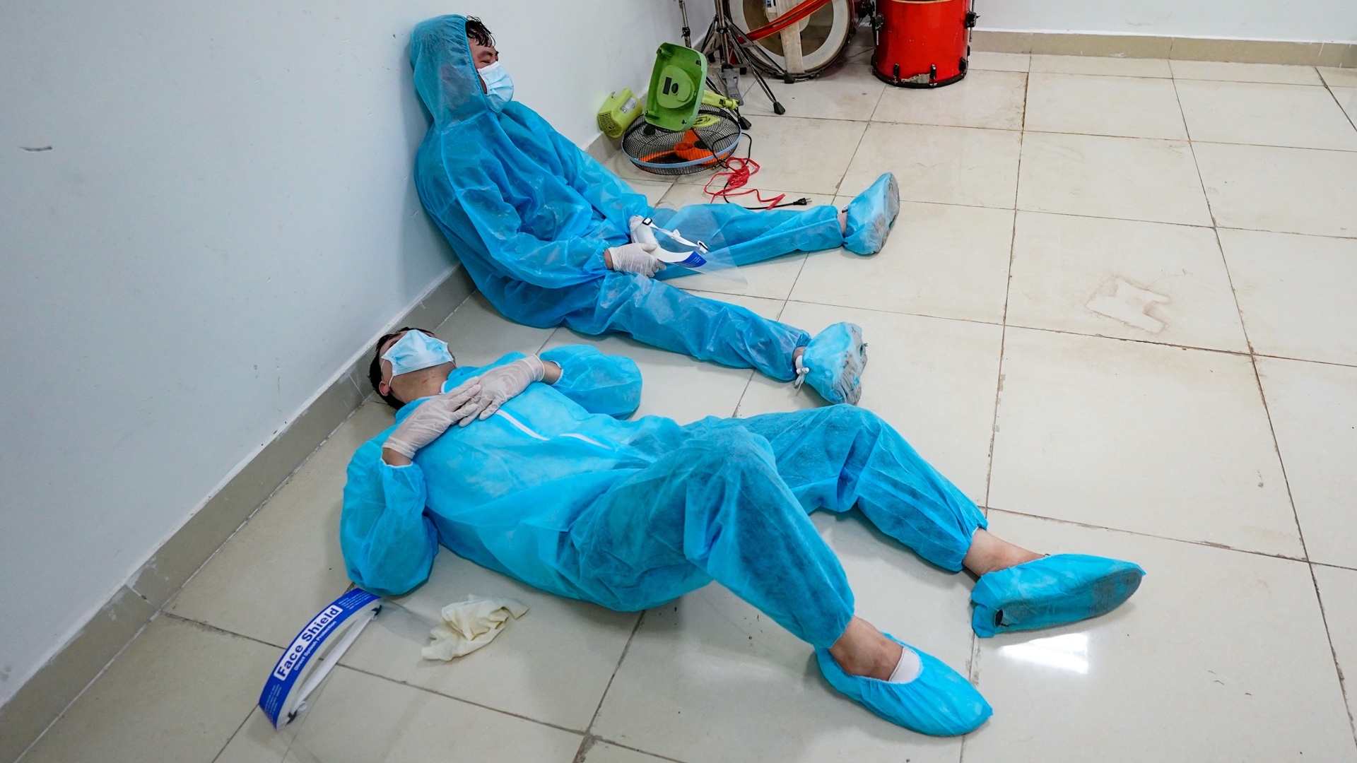 Nghệ sỹ ở TP.HCM làm tình nguyện ảnh 13 Nghe sy o TP.HCM lam tinh nguyen anh 13