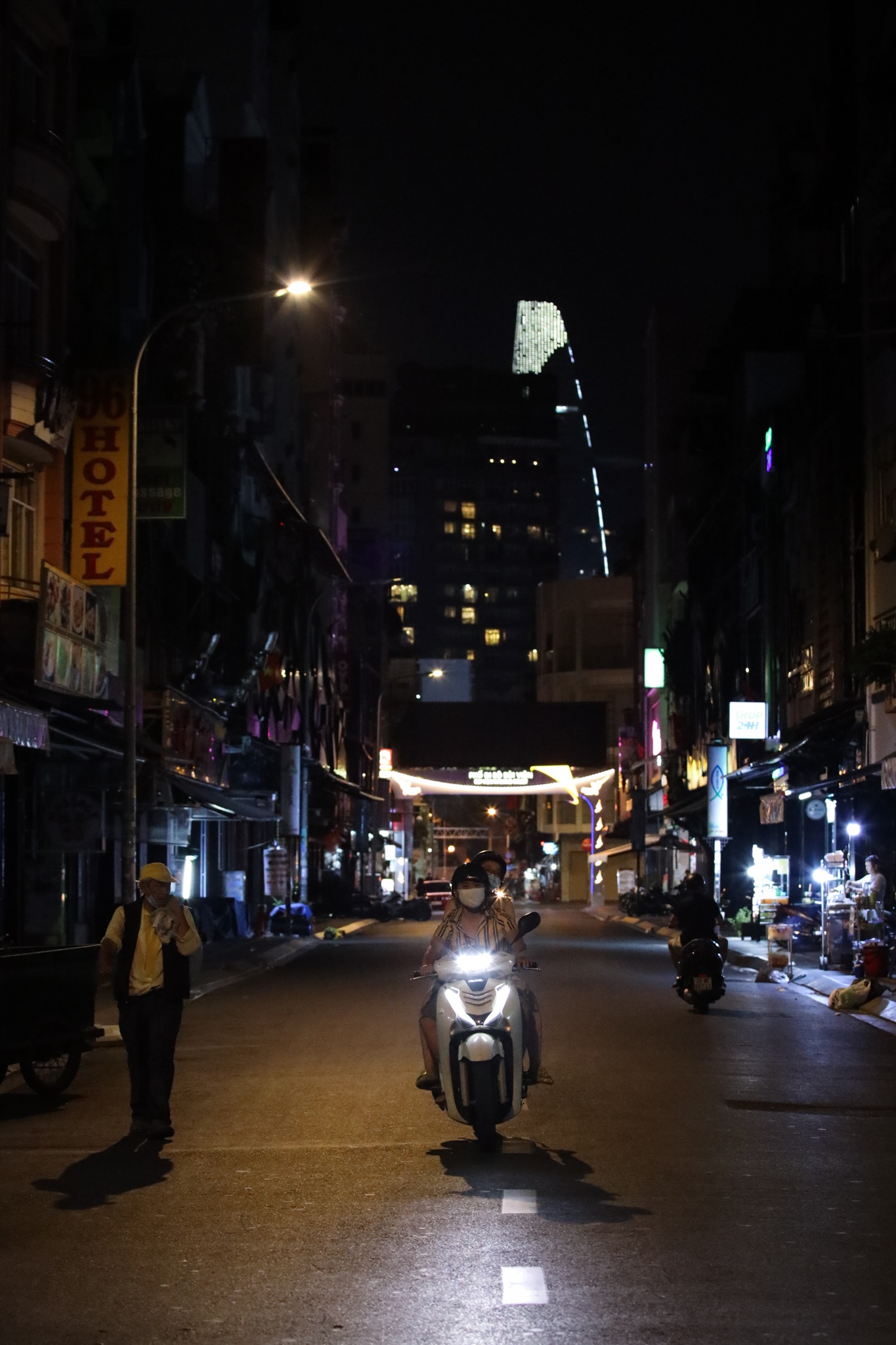 Dich covid-19 o TP.HCM anh 7