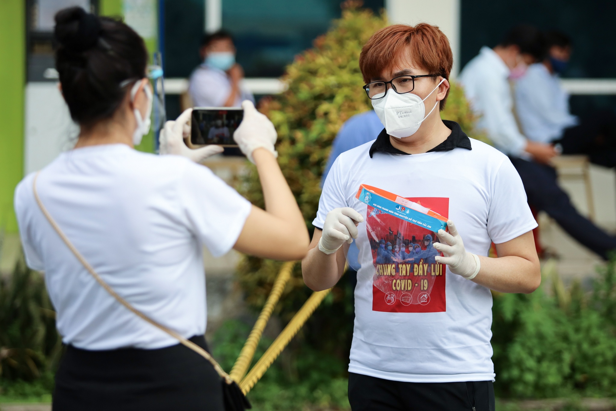 a hau hoang my lam tinh nguyen vien anh 2