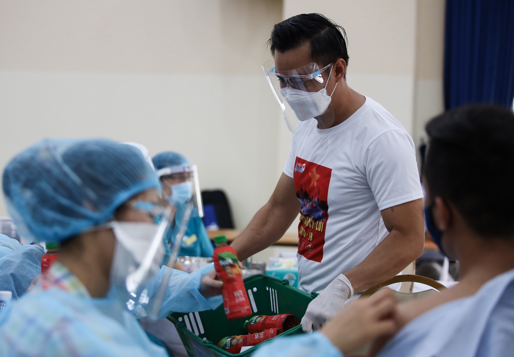 a hau hoang my lam tinh nguyen vien anh 9