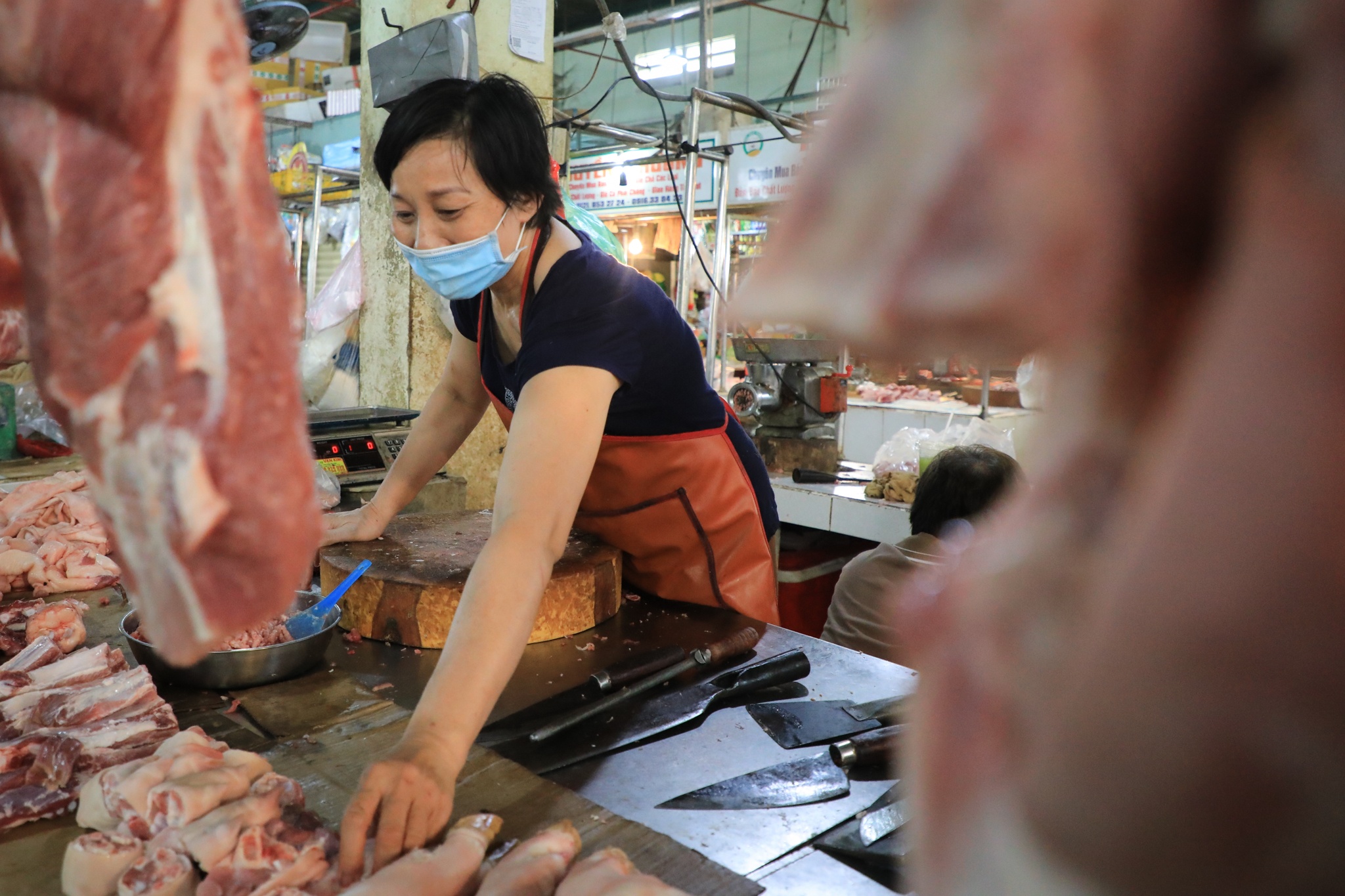 Gia ca tang vot truoc ngay gian cach anh 3