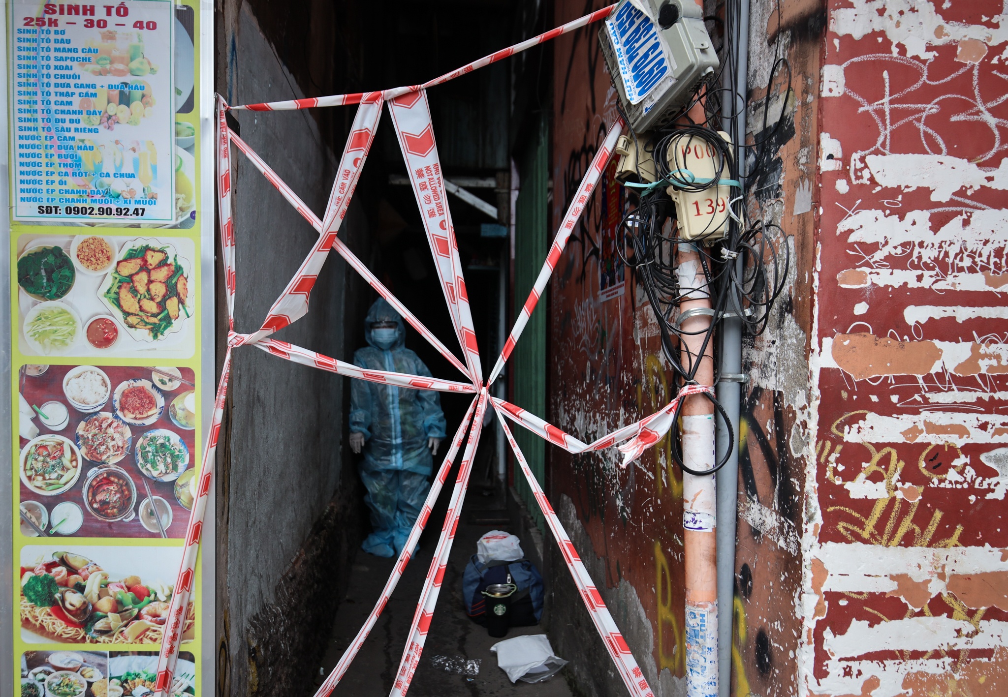 Nguoi dan Bui Vien dat bien cam nguoi la vao hem anh 4