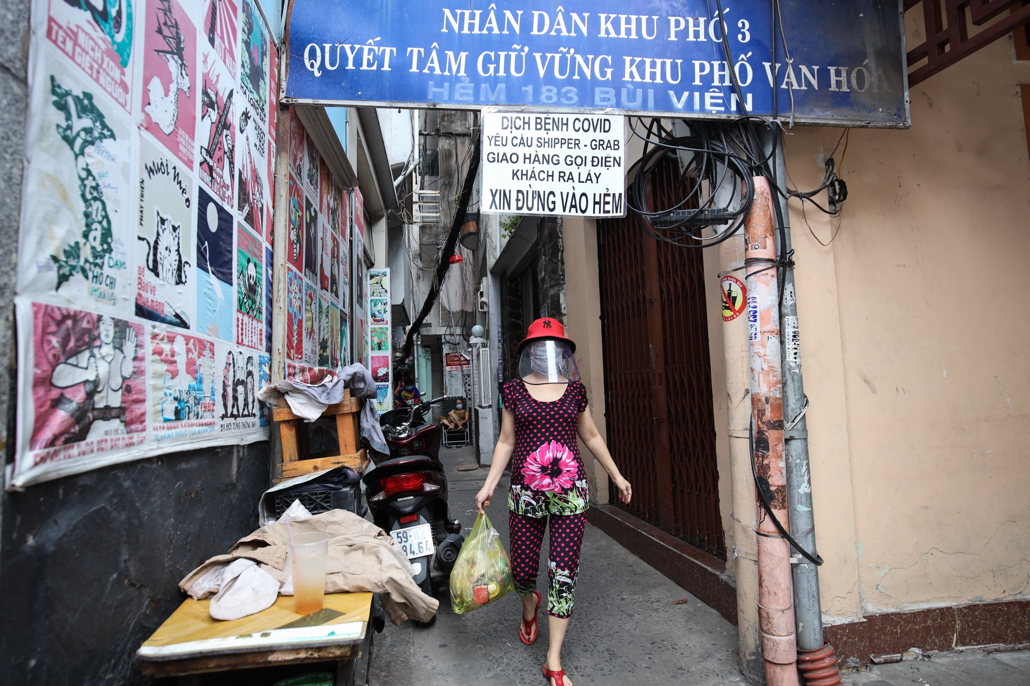 Nguoi dan Bui Vien dat bien cam nguoi la vao hem anh 5