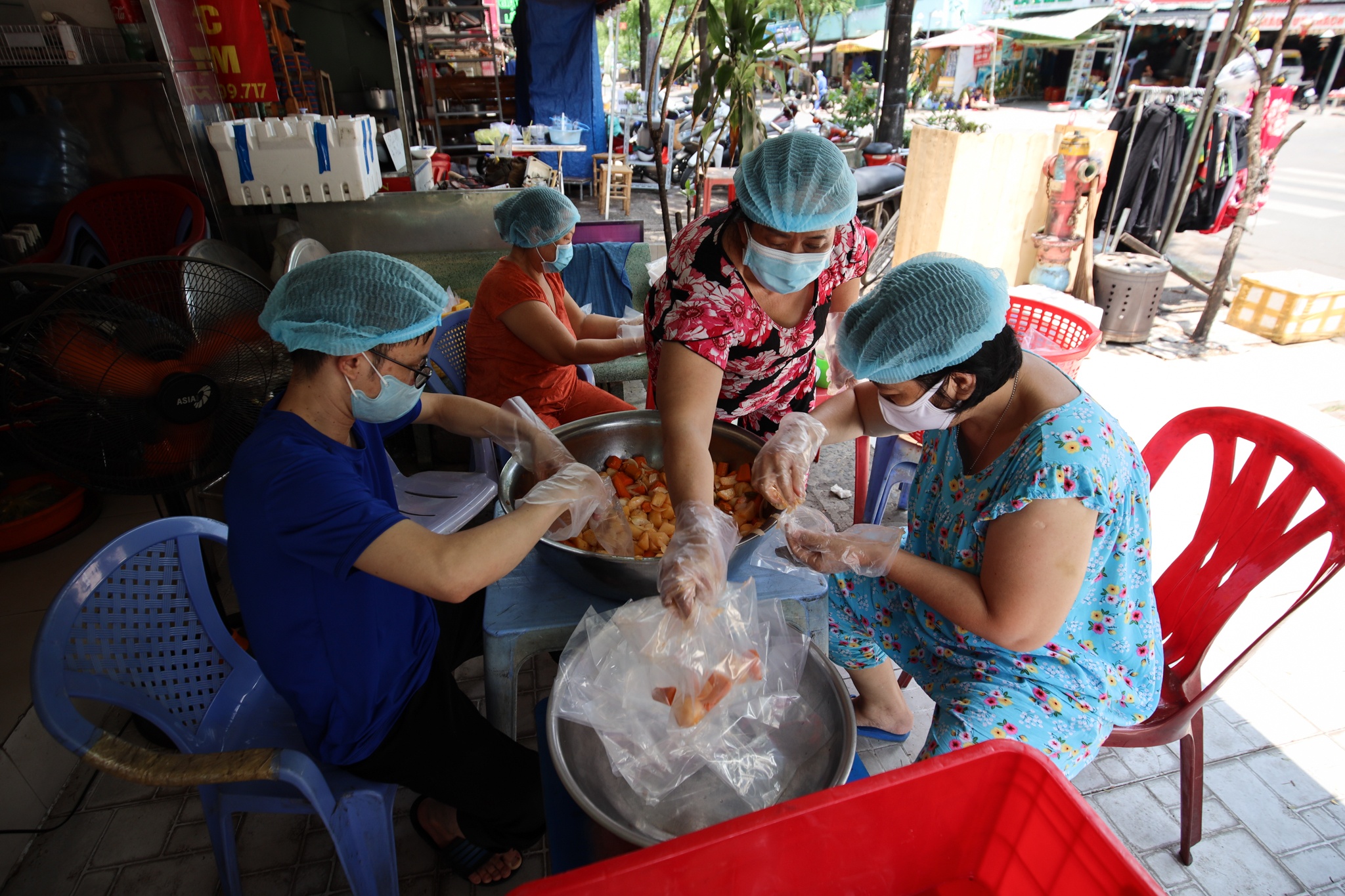 nghe sy lam tinh nguyen o TP.HCM anh 34