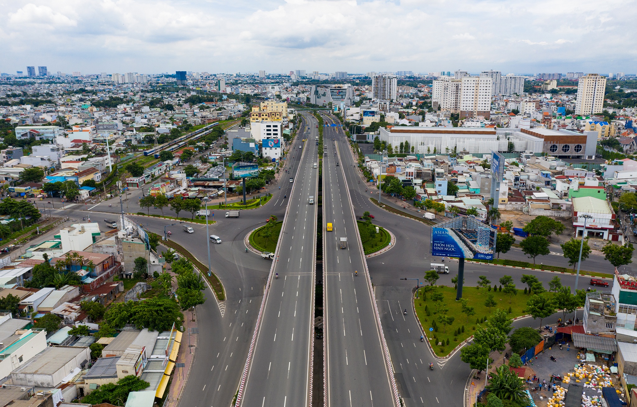 TP.HCM vang ve ngay gian cach anh 8