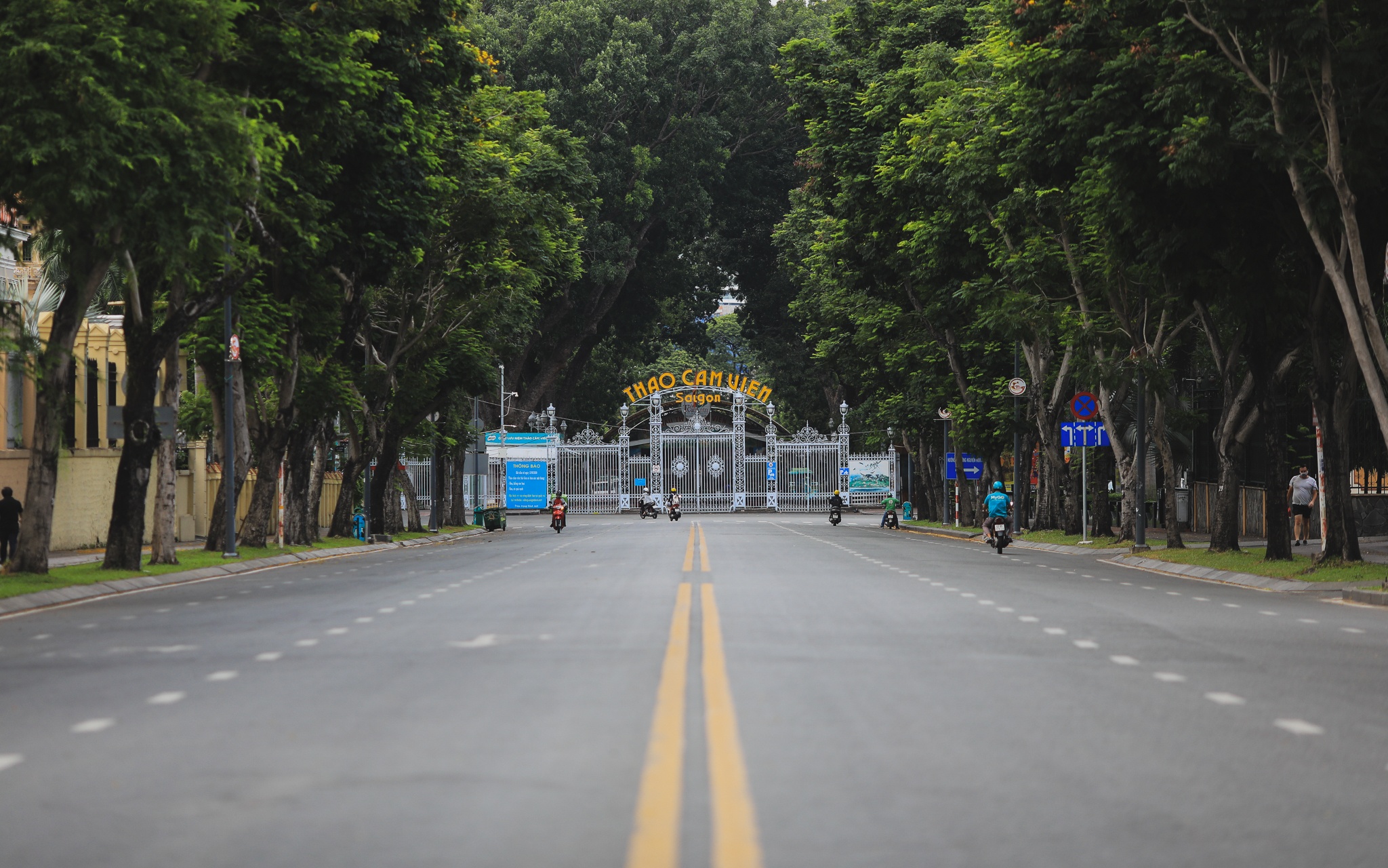 TP.HCM vang ve ngay gian cach anh 11