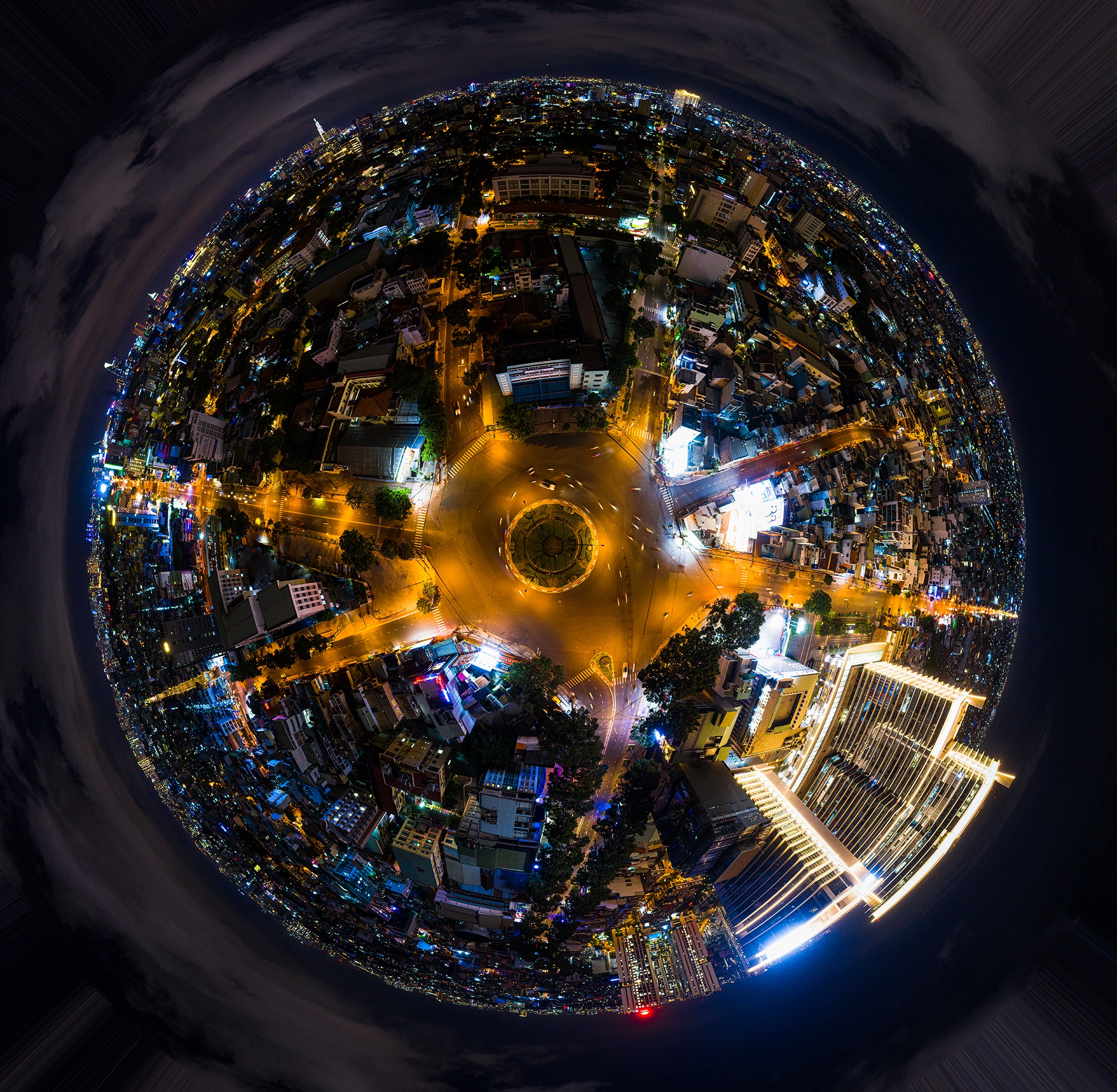 TP.HCM vang ve ngay gian cach anh 16