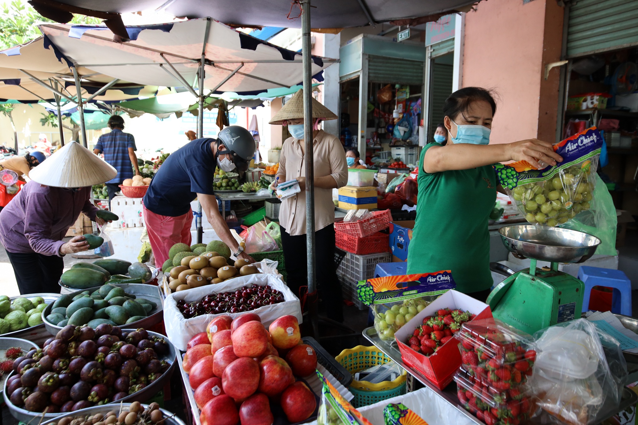 Hien trang phan phoi hang hoa cua TP.HCM anh 3