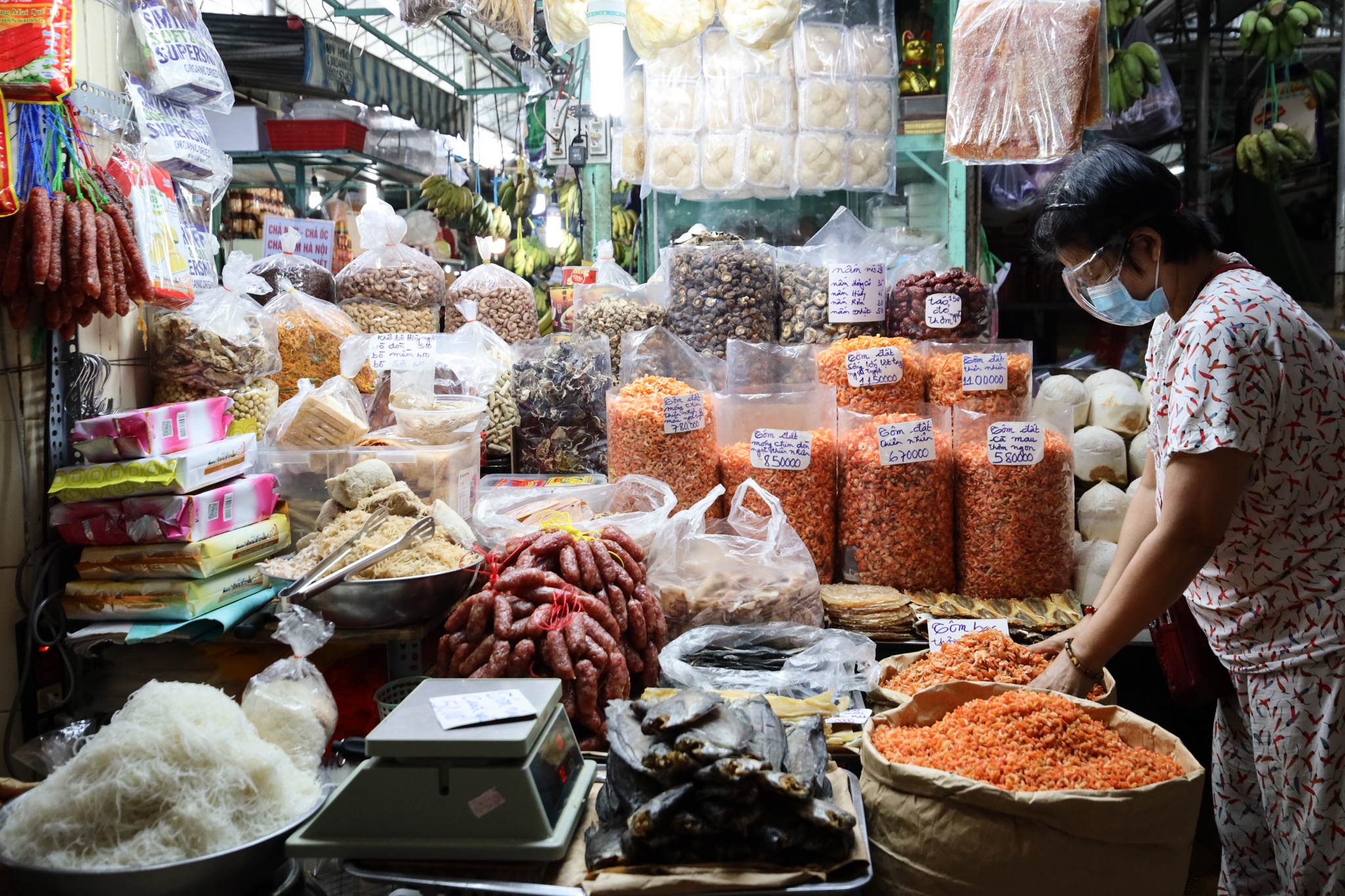 yeu cau xet nghiem Covid-19 hang tuan tai cac cho anh 1