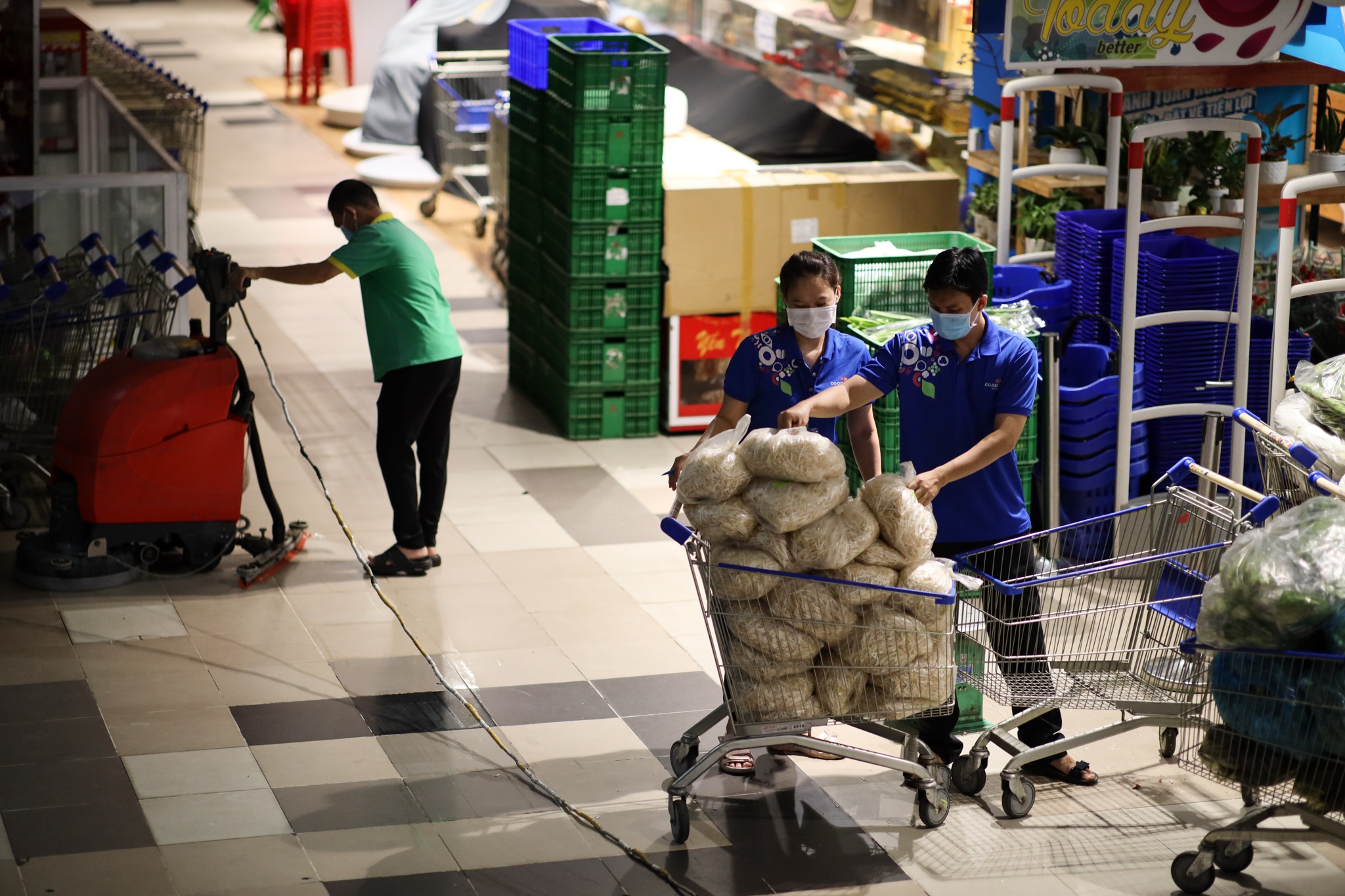 phan phoi rau cu o TP.HCM trong mua dich anh 4