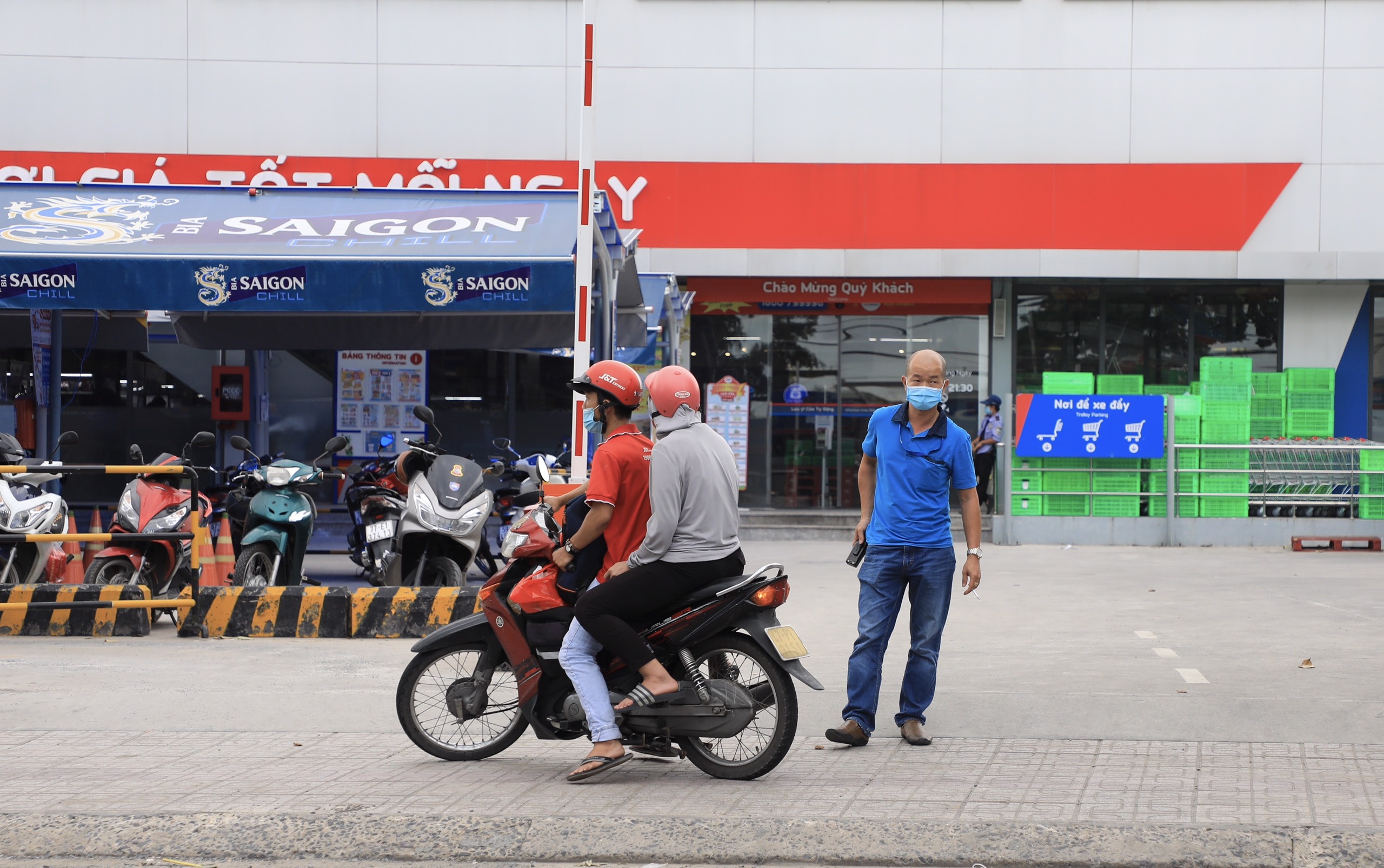 Sieu thi dong cua som anh 13