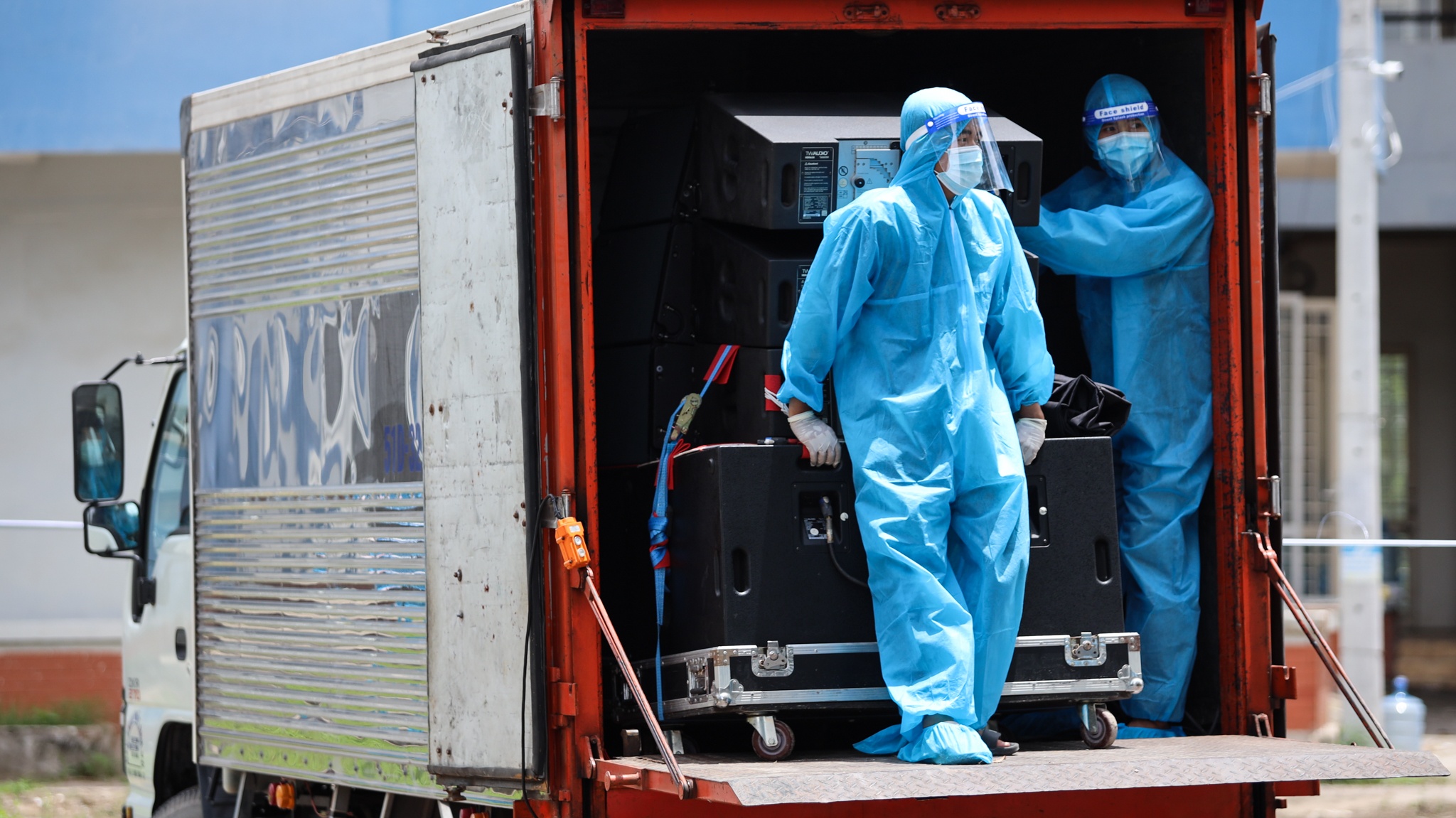 Nu MC khoi xuong,  ket noi 130 nghe si o tam dich TP.HCM anh 8