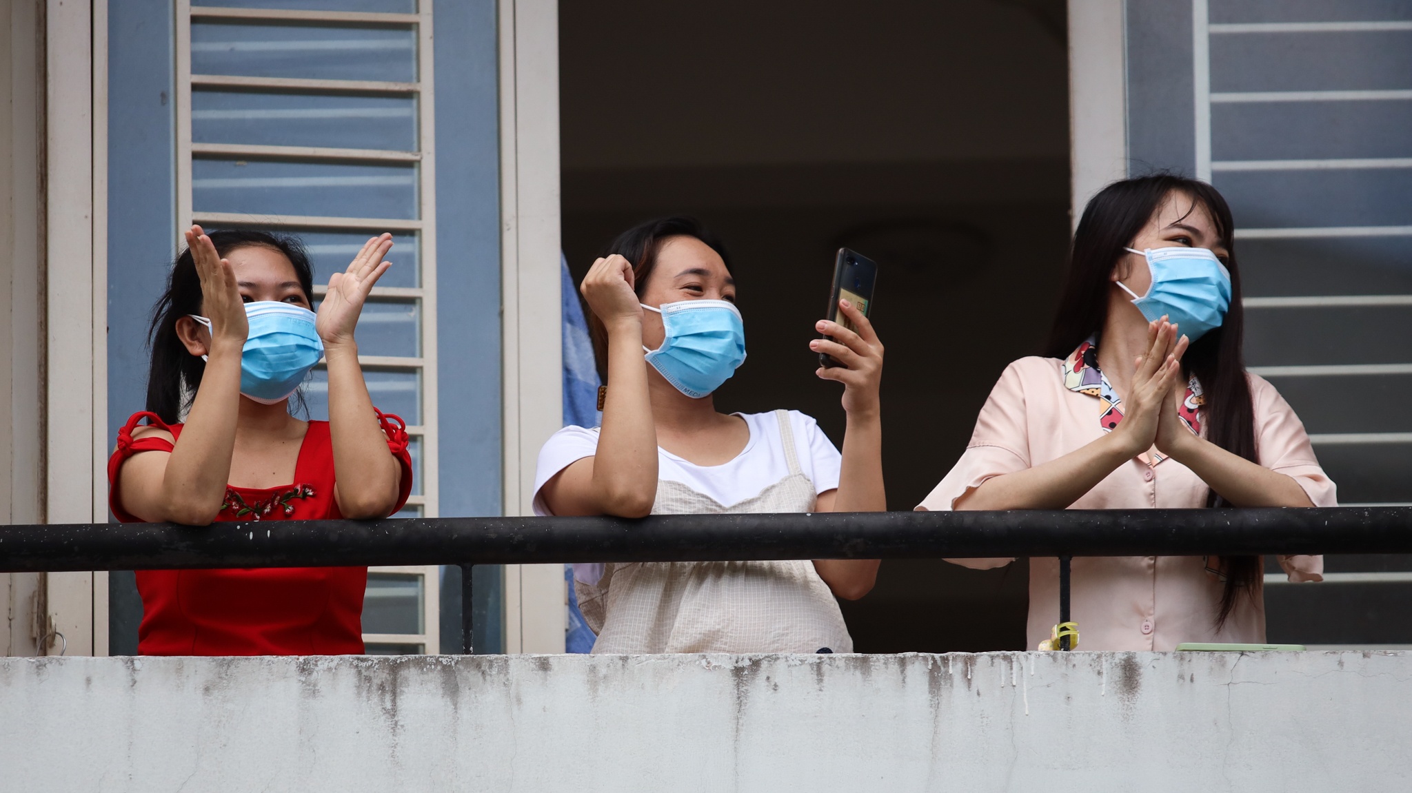 Nu MC khoi xuong,  ket noi 130 nghe si o tam dich TP.HCM anh 13