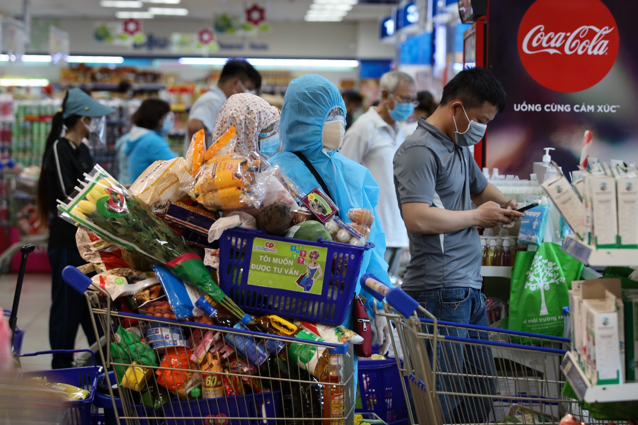 sieu thi bu lo hang thiet yeu anh 1